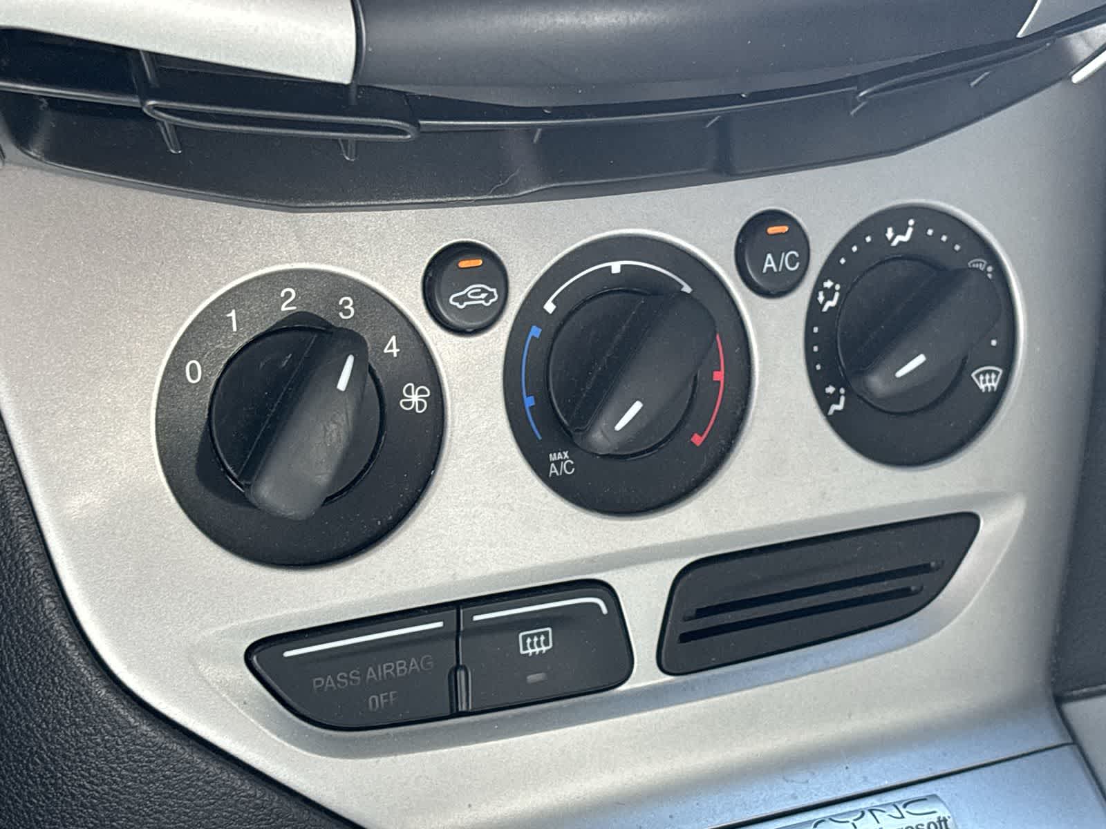 Thumbnail: 2014 Ford Focus - 24