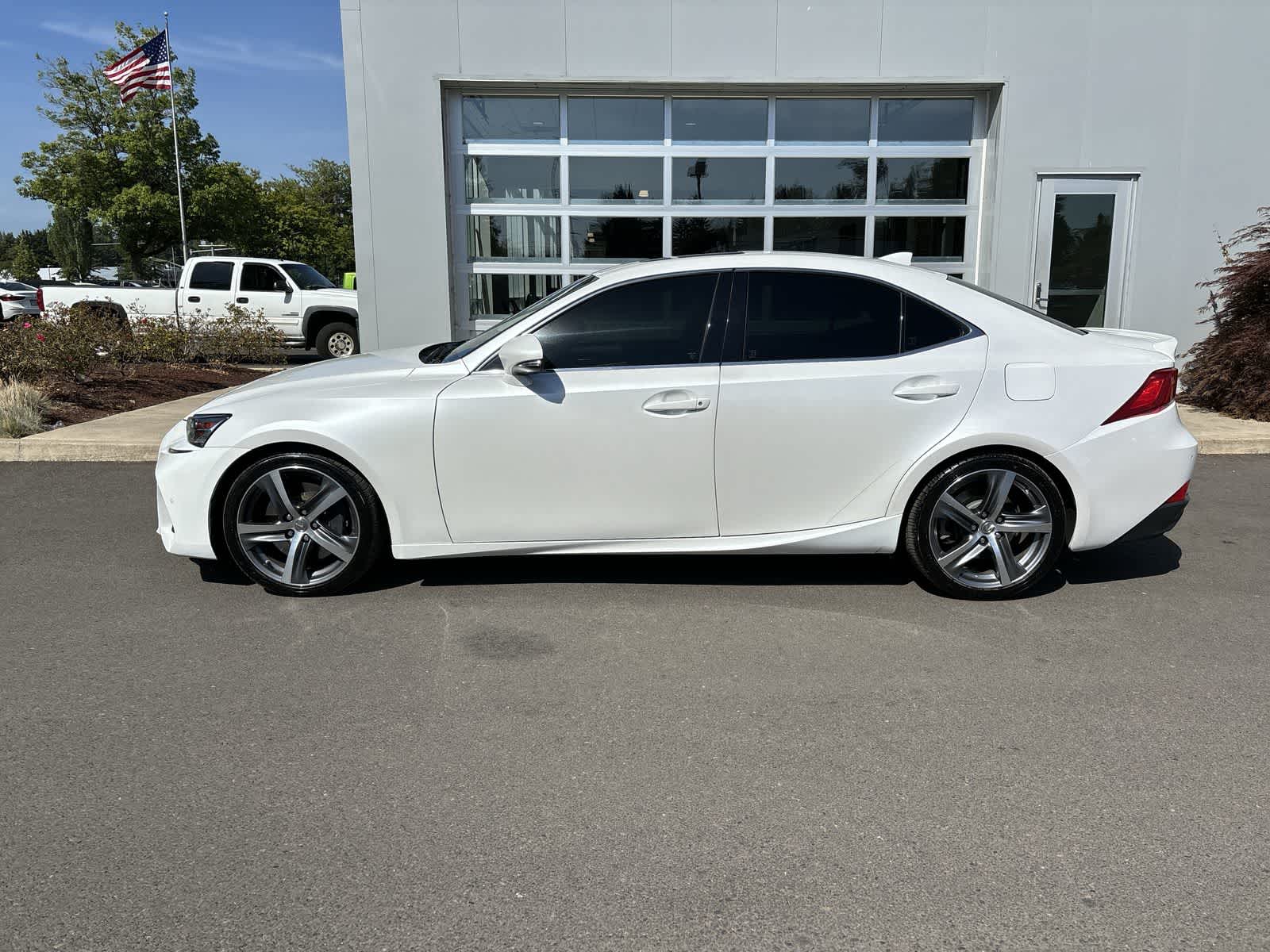 Thumbnail: 2017 Lexus IS - 2