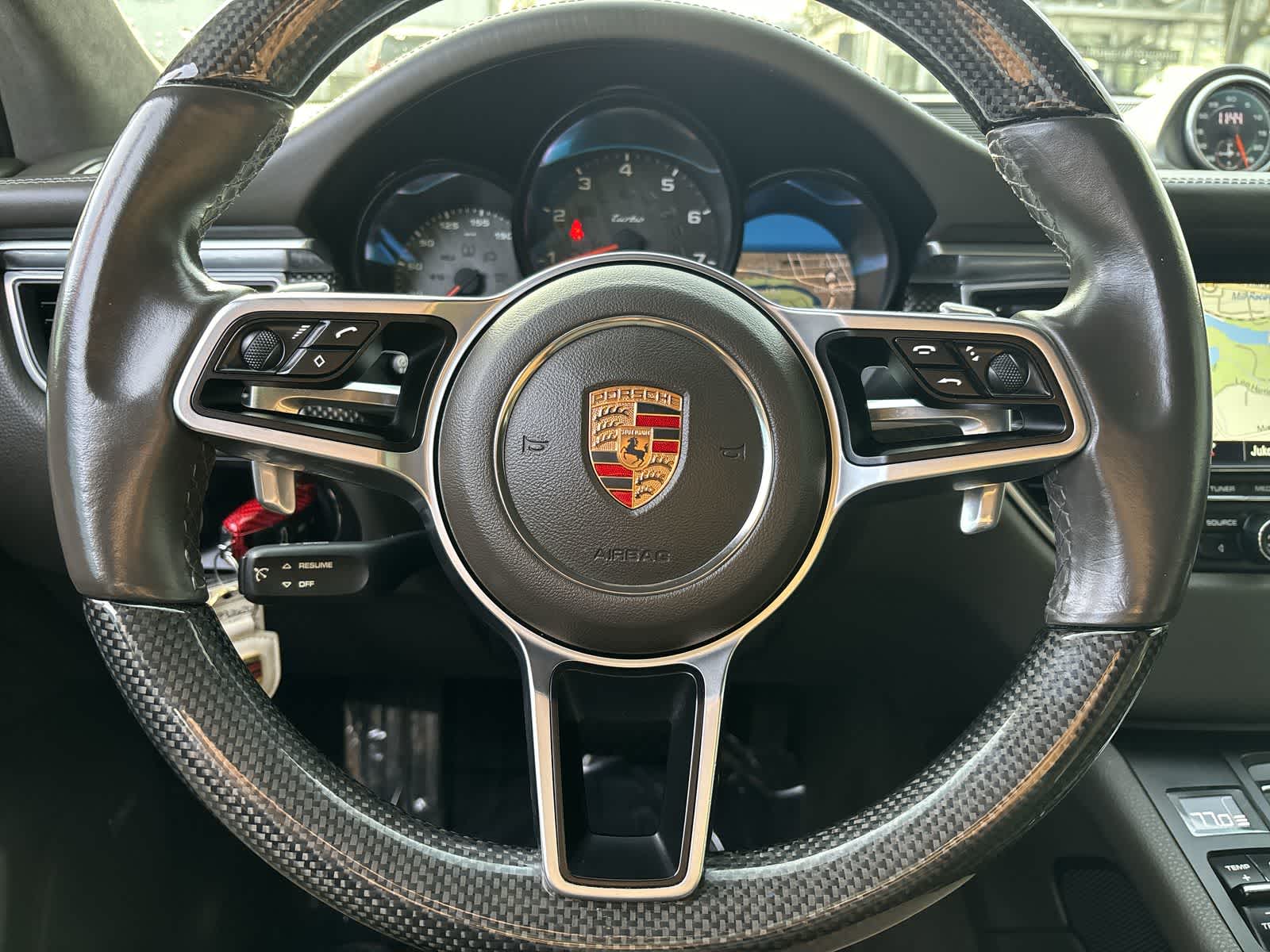 Thumbnail: 2015 Porsche Macan - 11