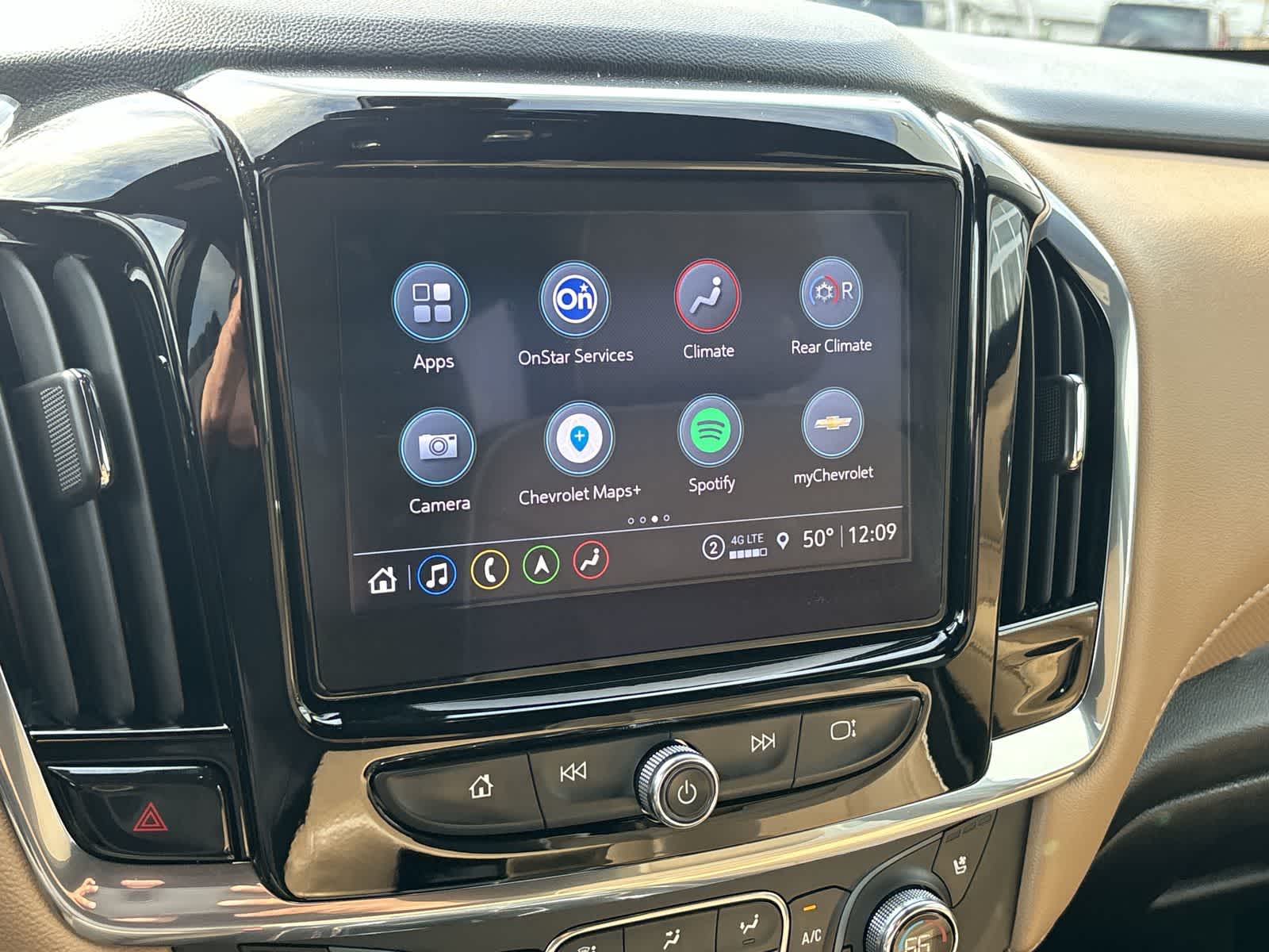 Thumbnail: 2023 Chevrolet Traverse - 21