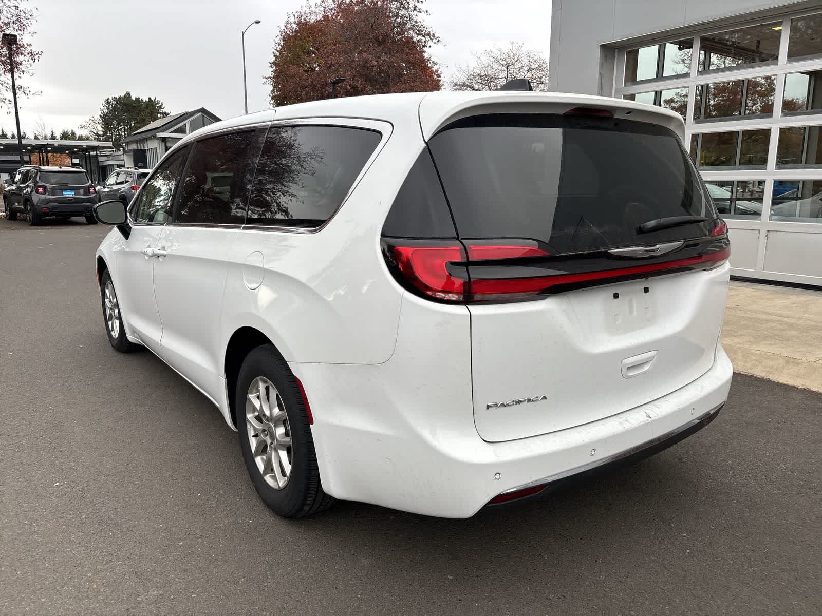 Used 2024 Chrysler Pacifica Touring L Van Passenger Van