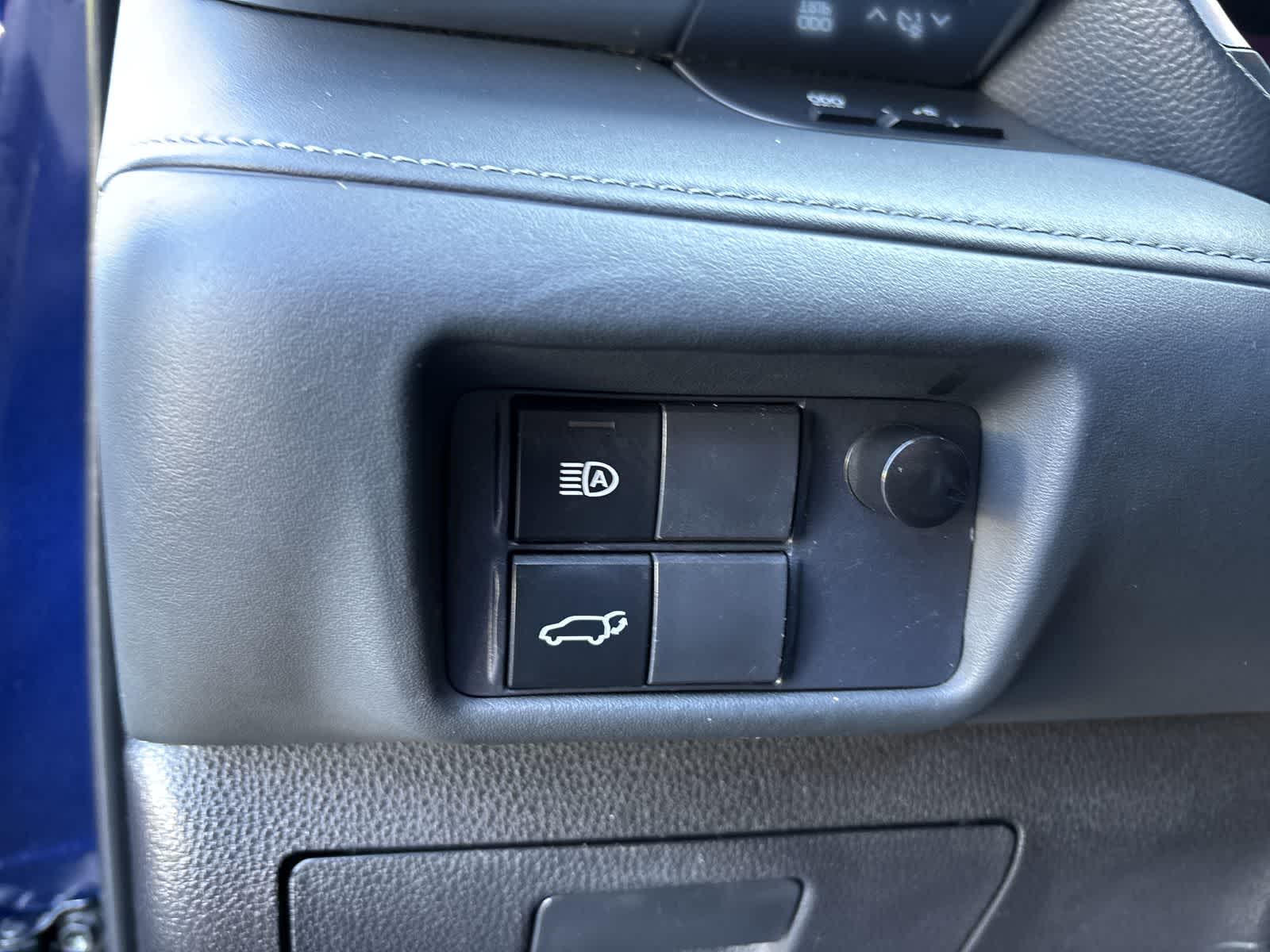 Thumbnail: 2021 Toyota Highlander - 8