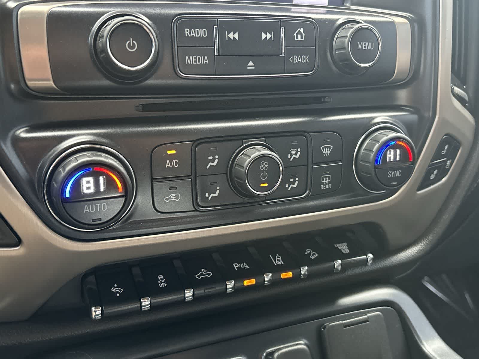 Thumbnail: 2016 GMC Sierra 2500 - 21