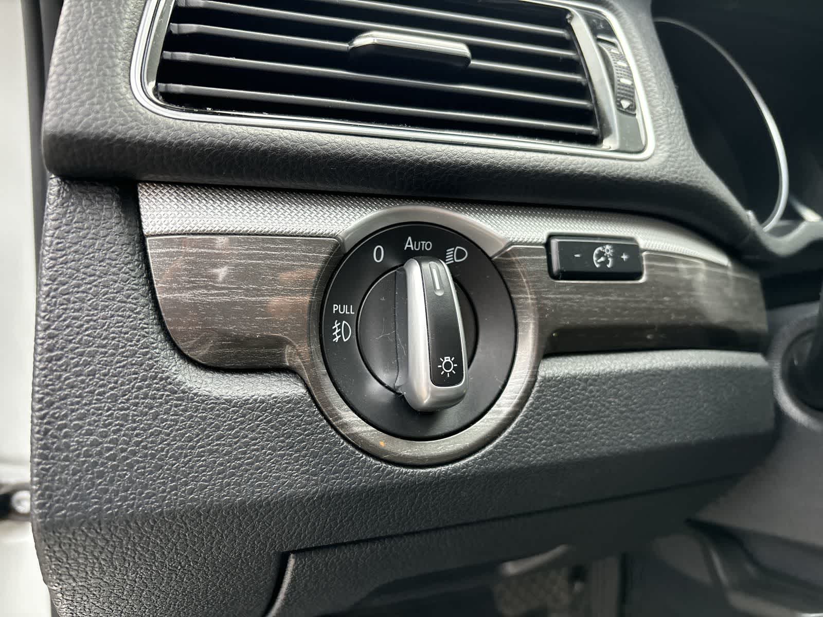 Thumbnail: 2018 Volkswagen Passat - 8