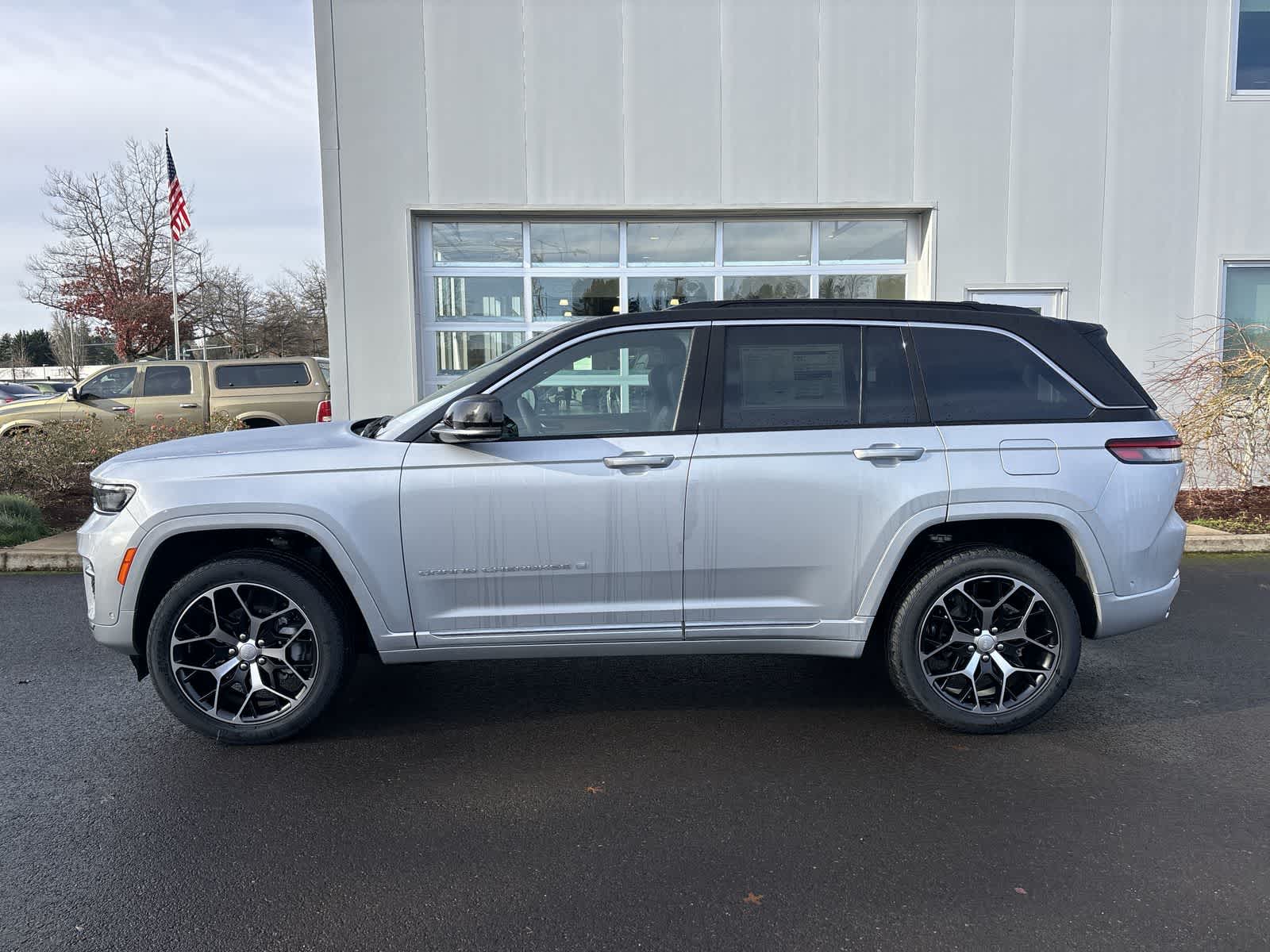 Thumbnail: 2025 Jeep Grand Cherokee - 2