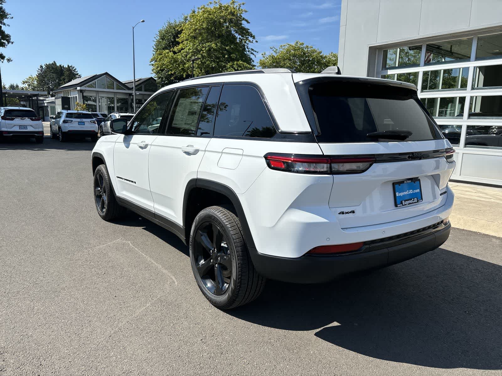 Thumbnail: 2025 Jeep Grand Cherokee - 3