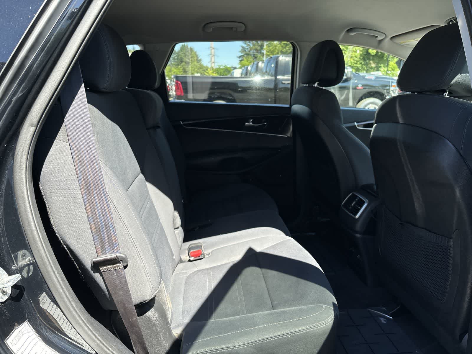Thumbnail: 2016 Kia Sorento - 6
