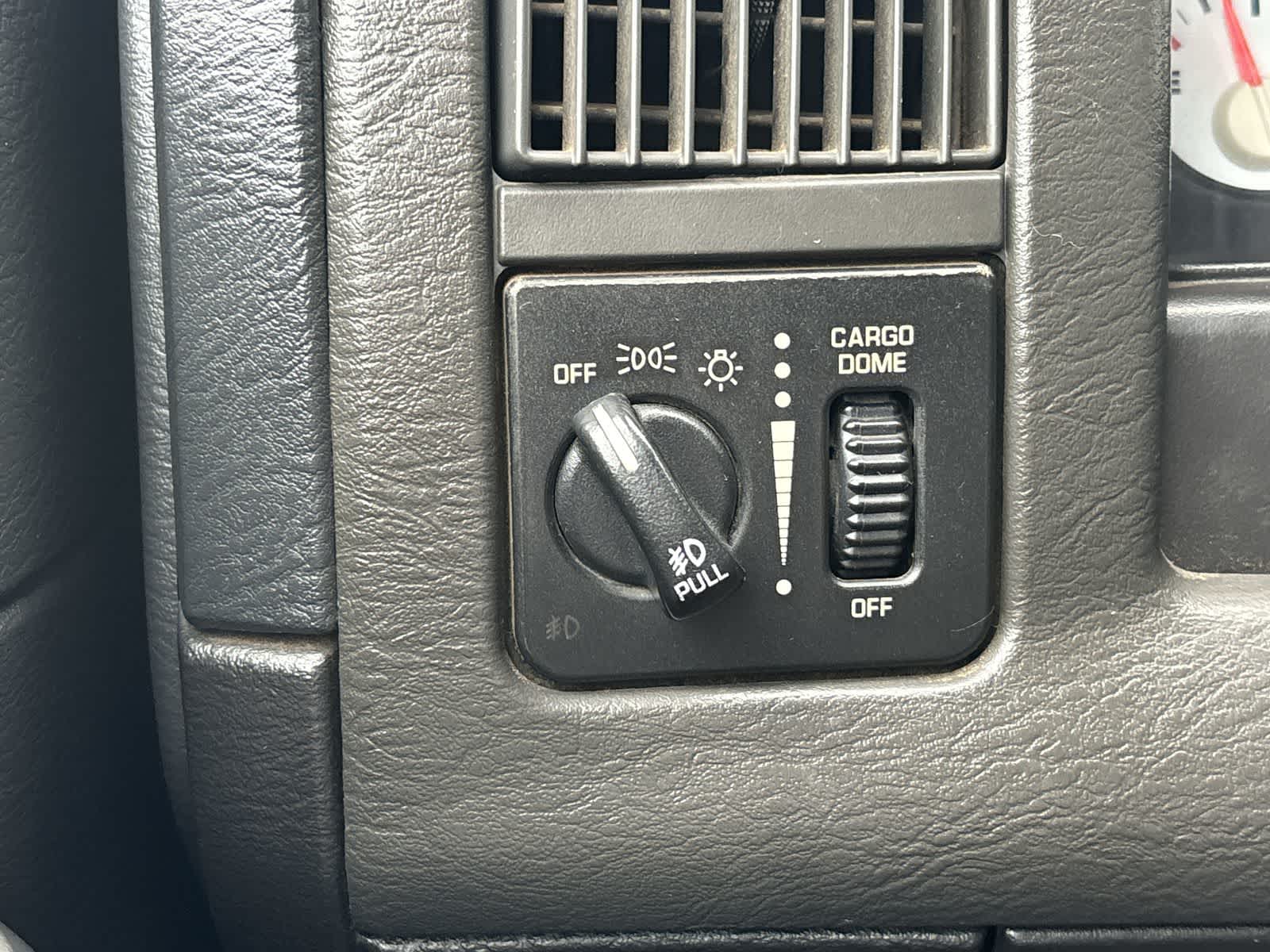 Thumbnail: 2005 Dodge Ram 1500 - 12