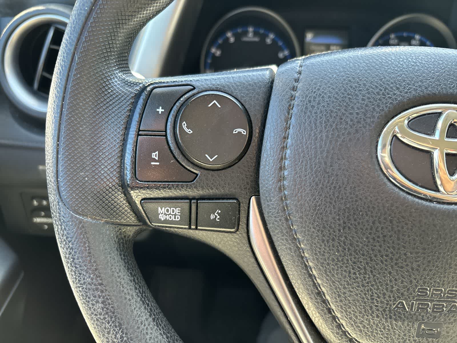 Thumbnail: 2018 Toyota RAV4 - 13