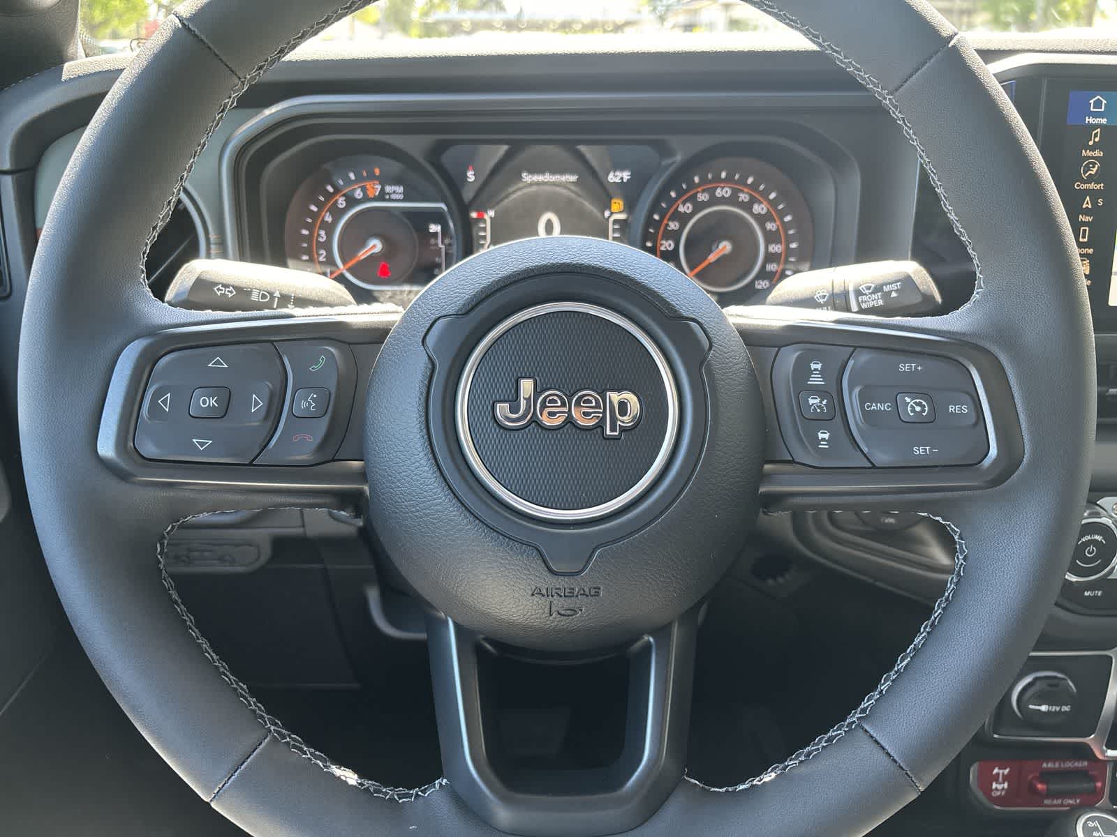 Thumbnail: 2025 Jeep Gladiator - 12