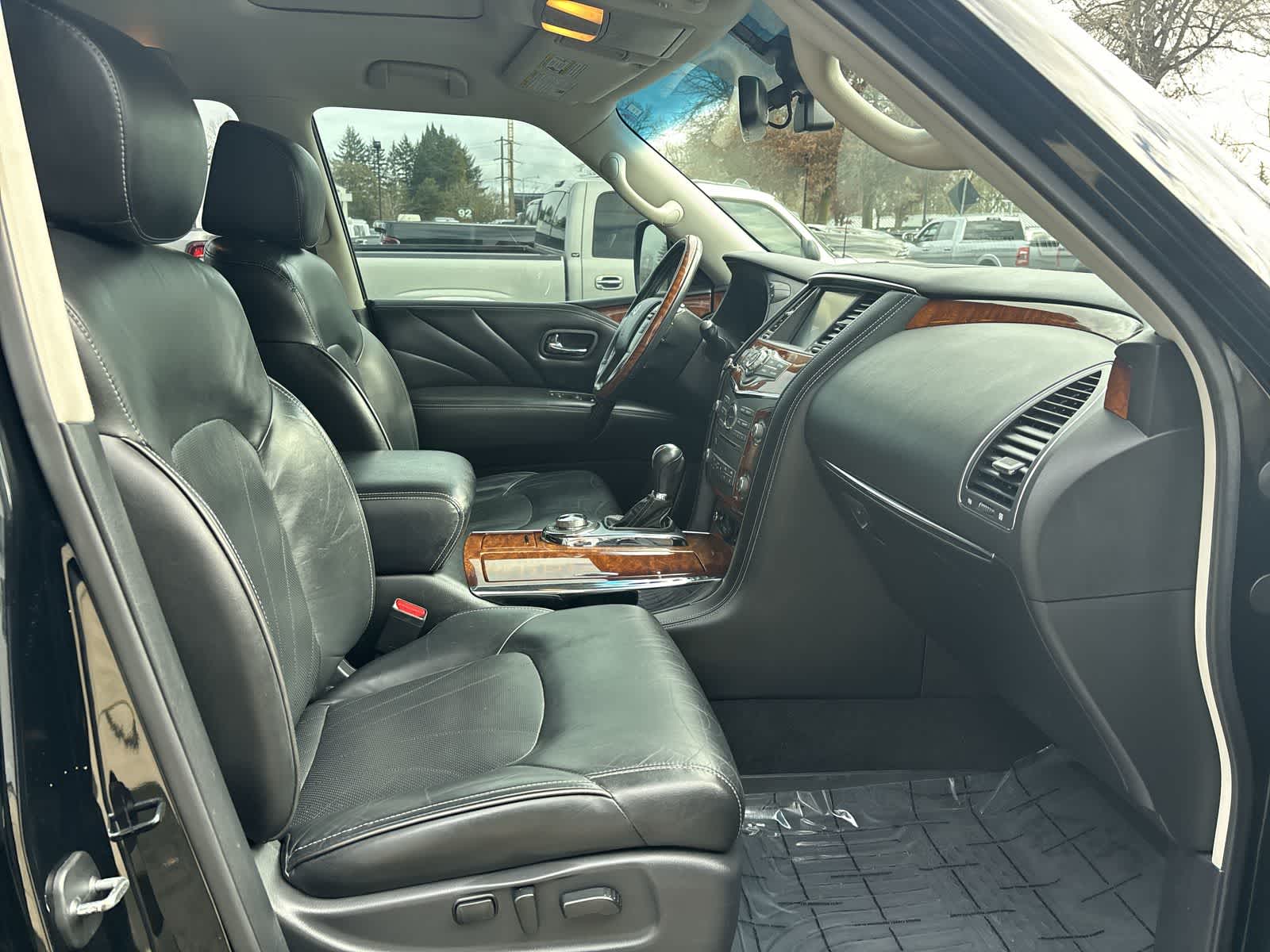 Thumbnail: 2017 INFINITI QX80 - 6