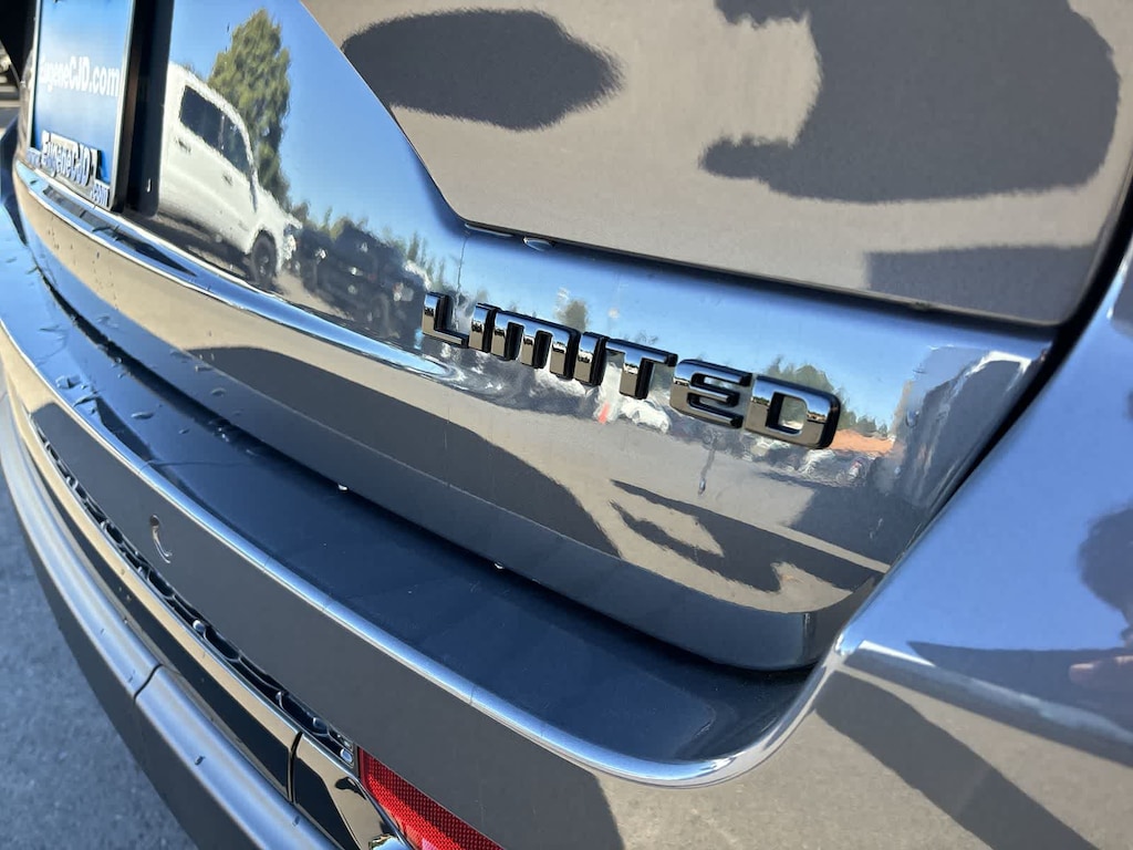 New 2025 Jeep Grand Cherokee Limited Sport Utility