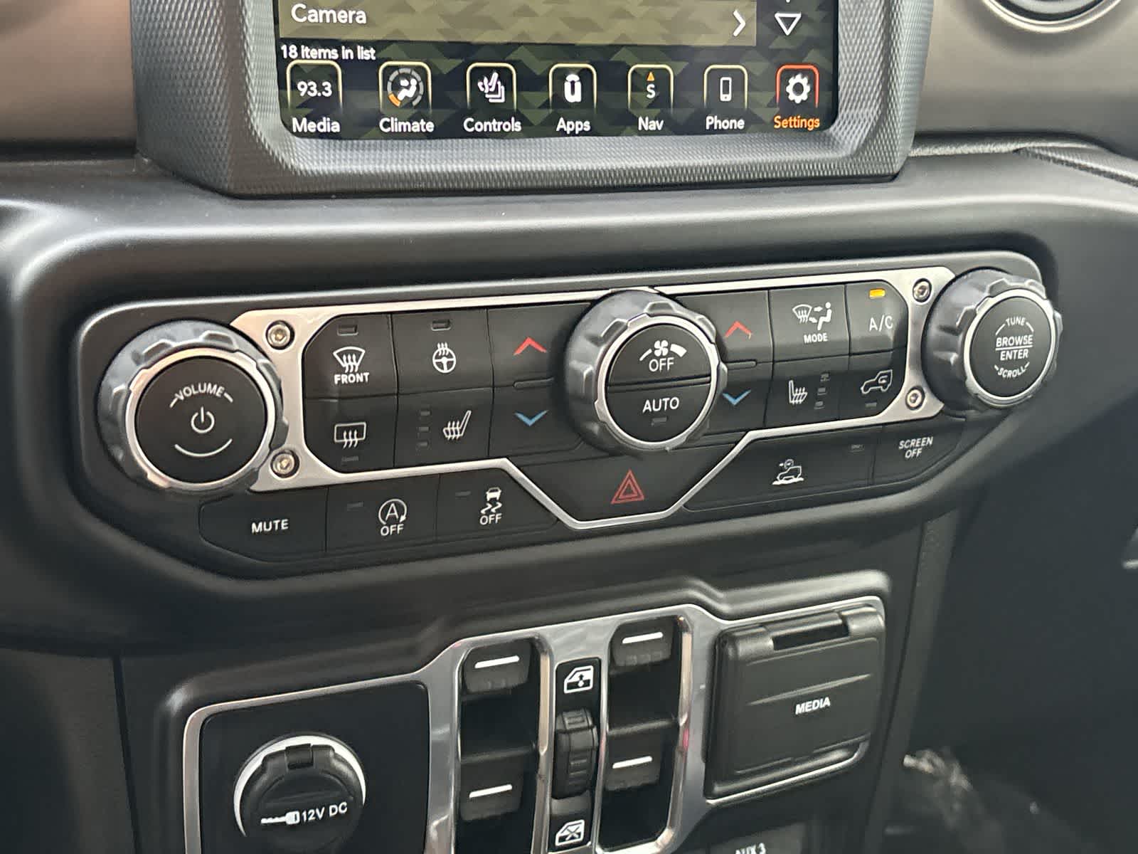 Thumbnail: 2022 Jeep Gladiator - 26