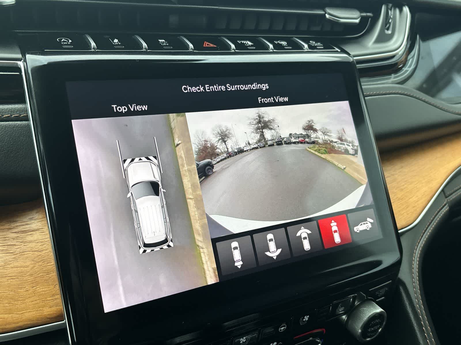 Thumbnail: 2023 Jeep Grand Cherokee - 24