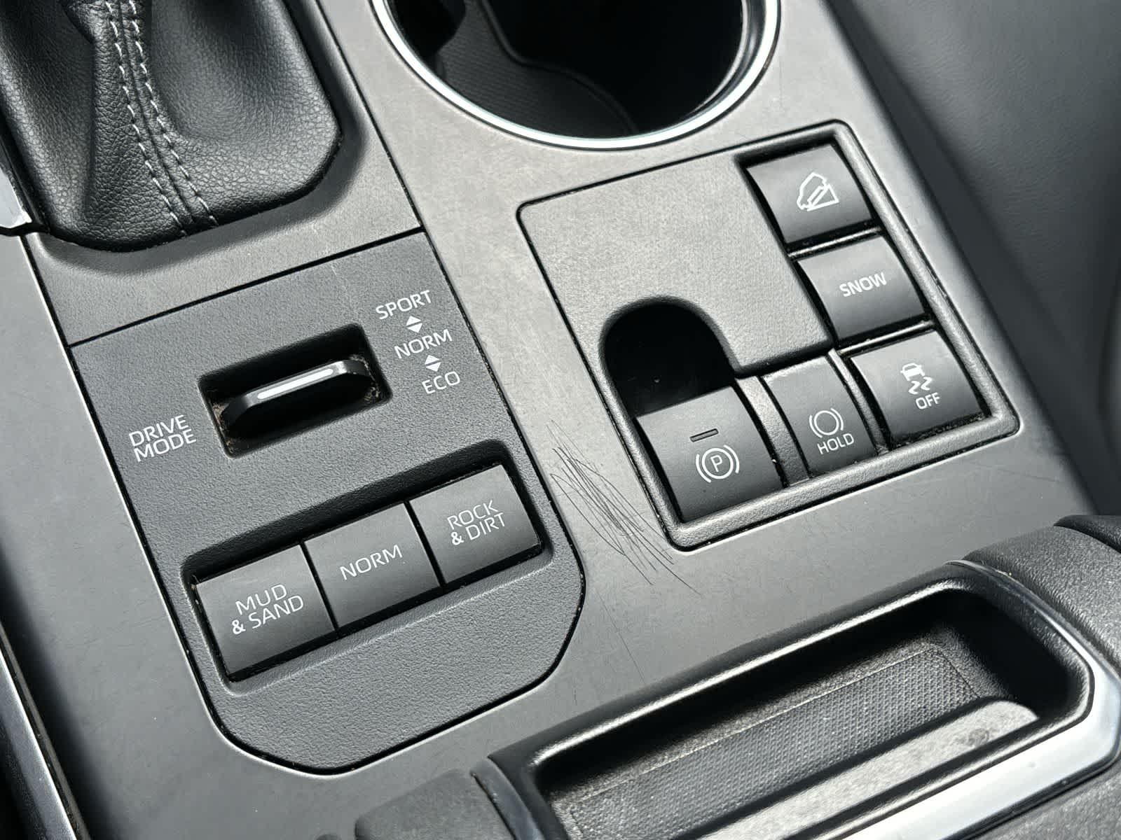 Thumbnail: 2023 Toyota Highlander - 27