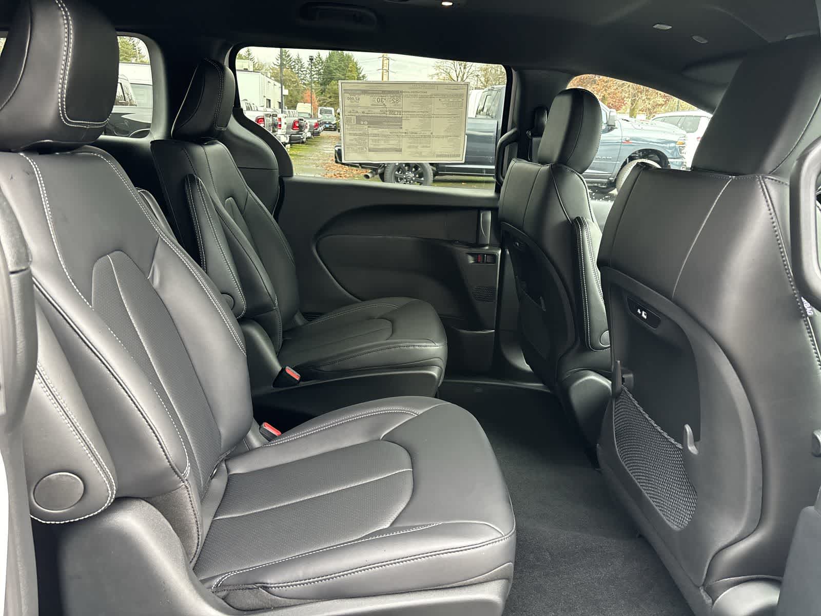 Thumbnail: 2026 Chrysler Pacifica - 7