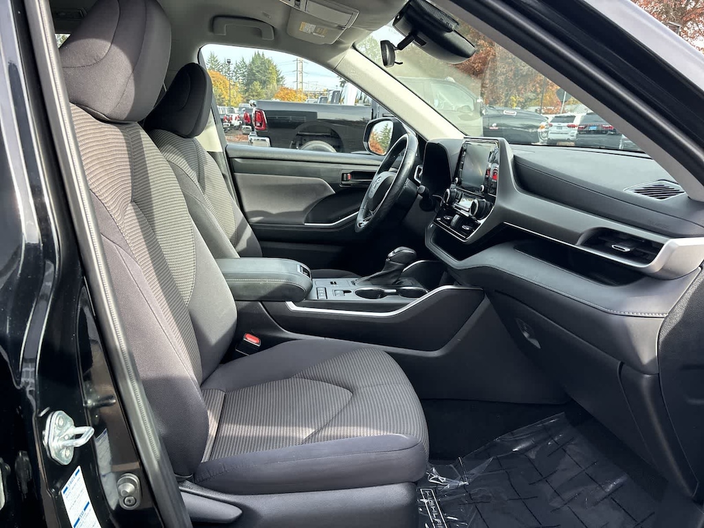 Used 2021 Toyota Highlander Hybrid LE SUV