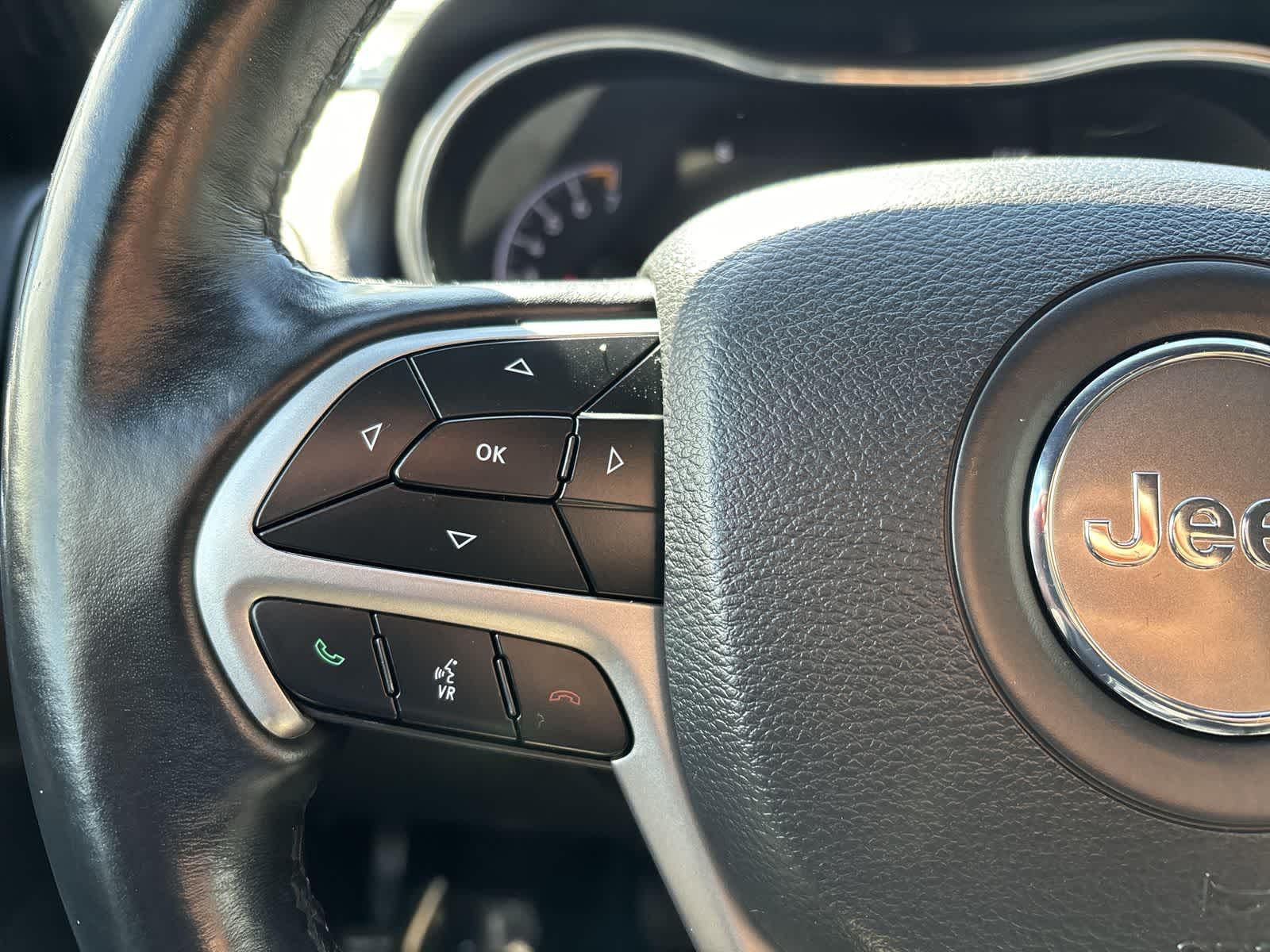 Thumbnail: 2019 Jeep Grand Cherokee - 12