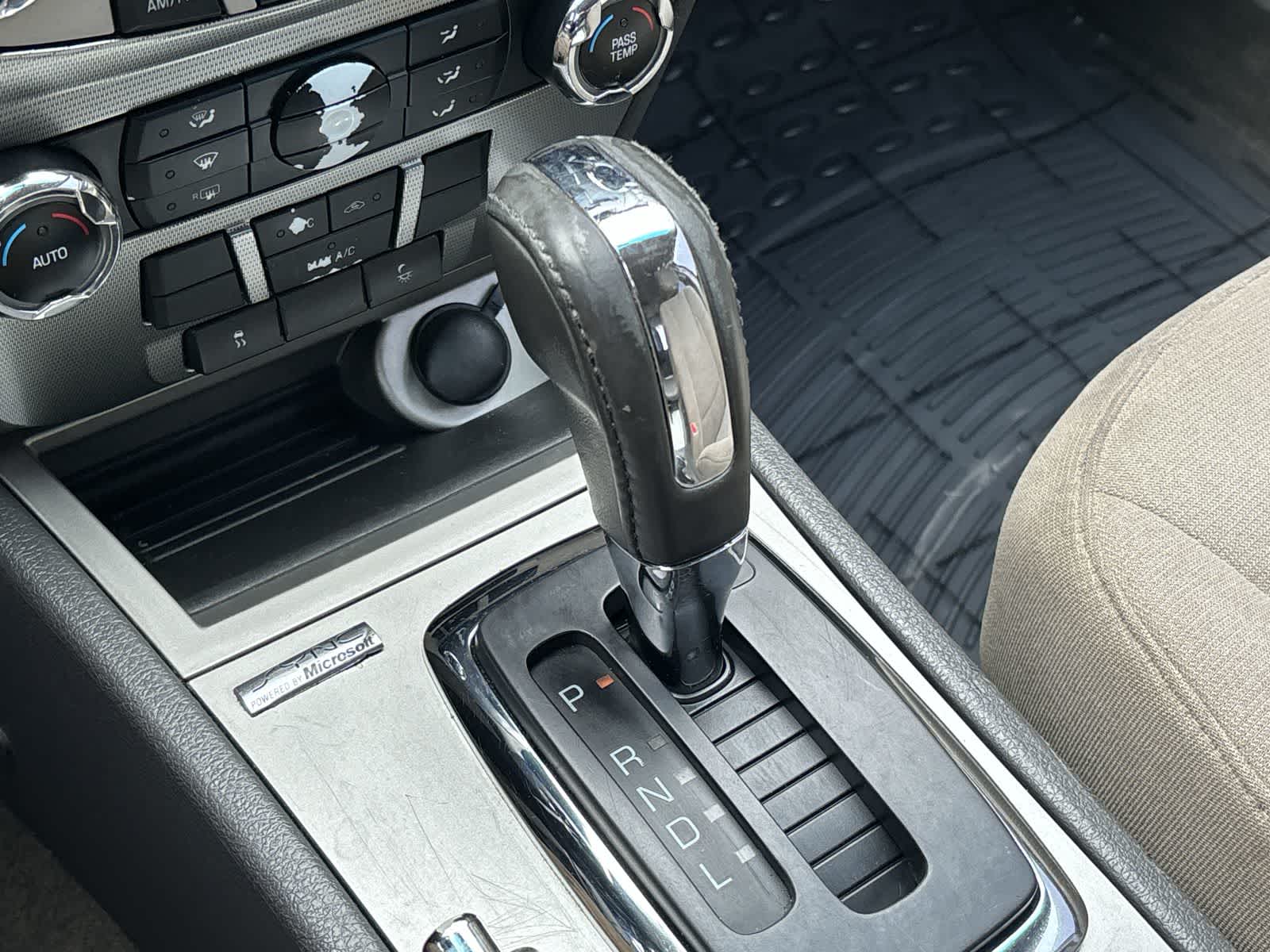 Thumbnail: 2010 Ford Fusion - 22