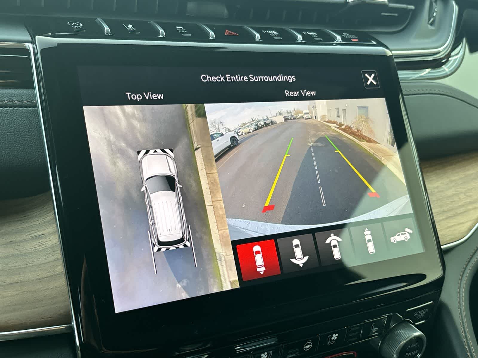 Thumbnail: 2025 Jeep Grand Cherokee - 26