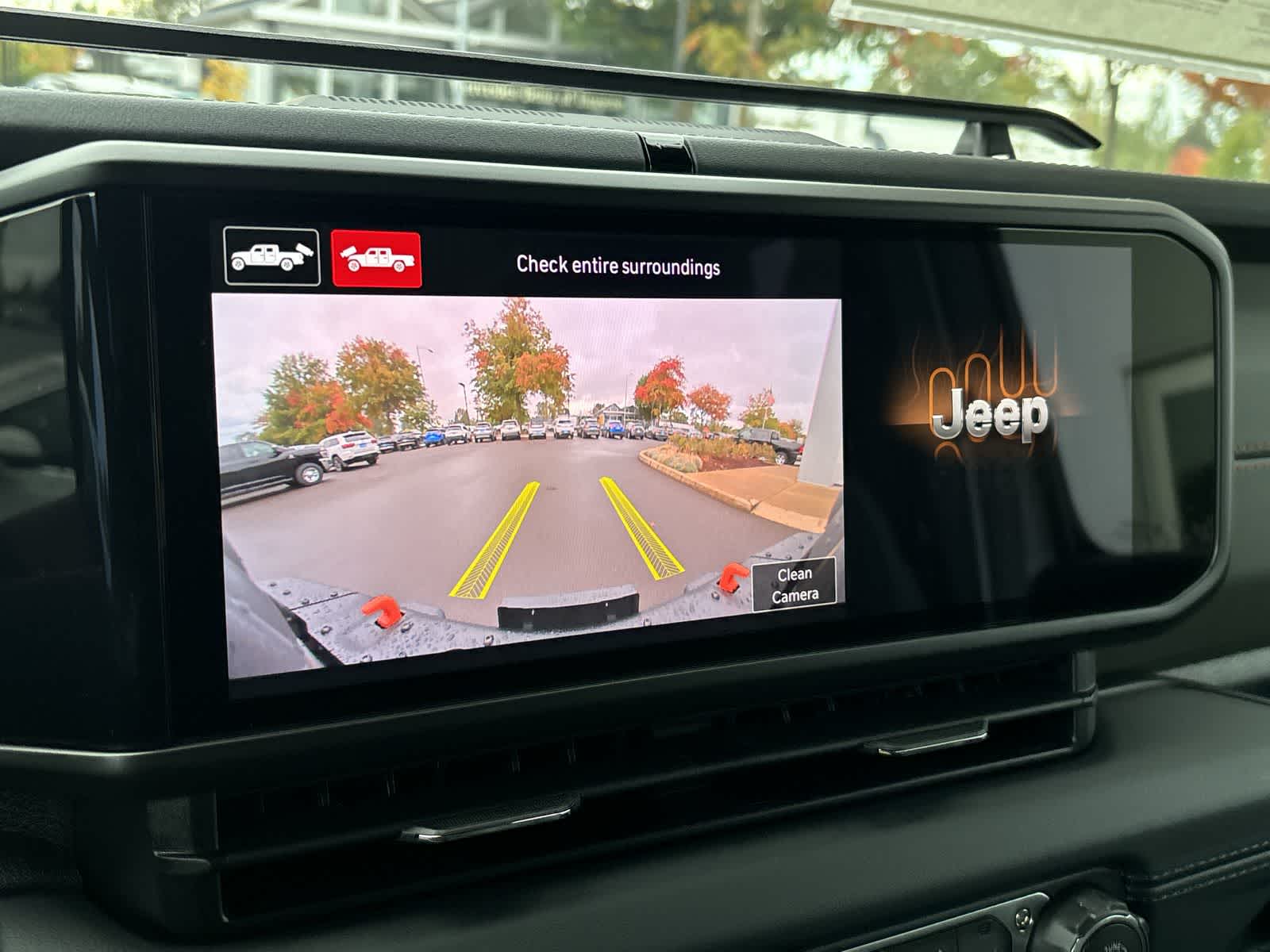 Thumbnail: 2025 Jeep Gladiator - 23