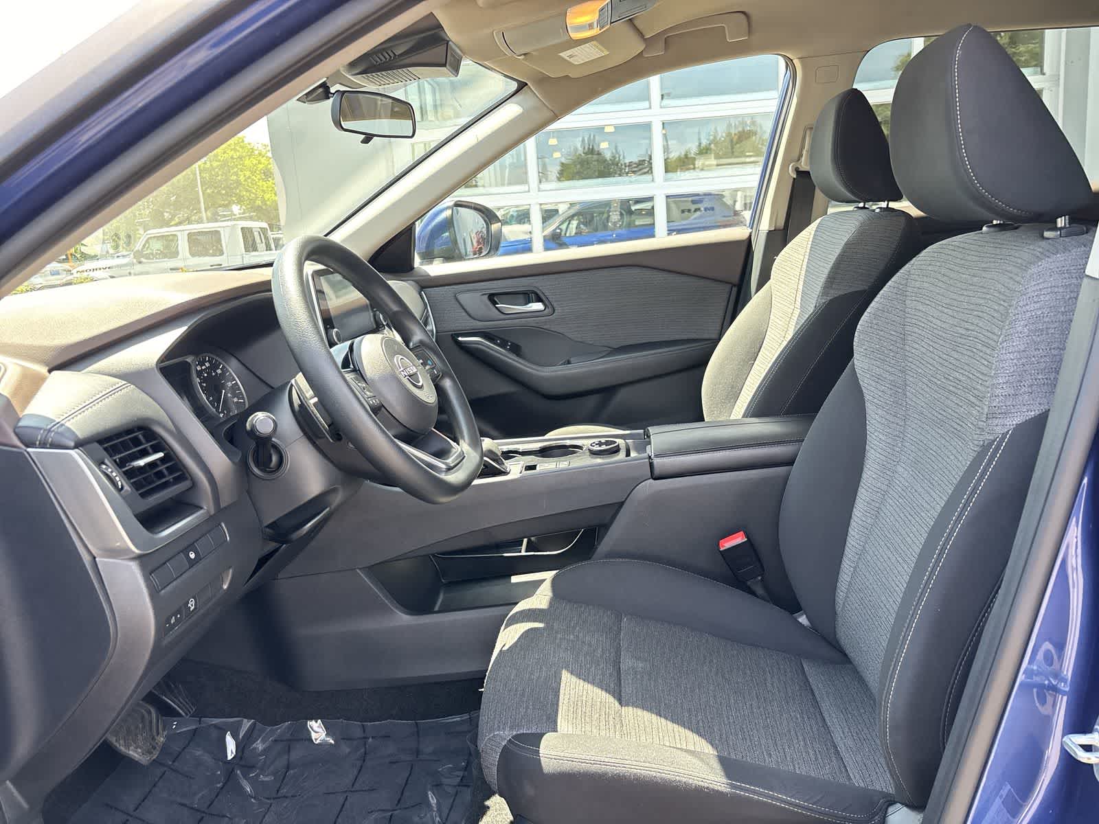 2023 Nissan Rogue SV 8