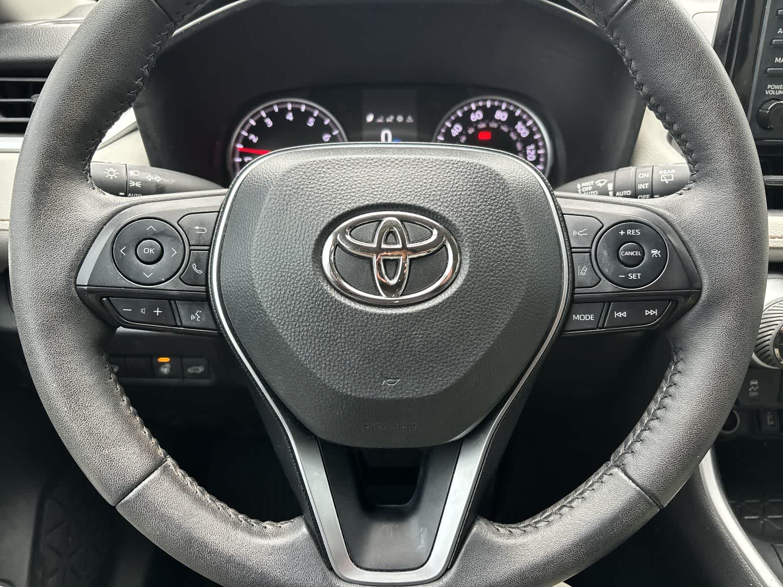 Thumbnail: 2022 Toyota RAV4 - 8