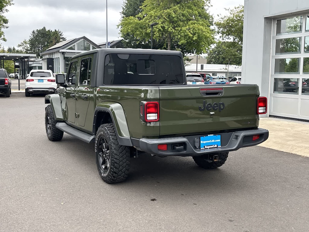 Used 2022 Jeep Gladiator Sport Truck Crew Cab