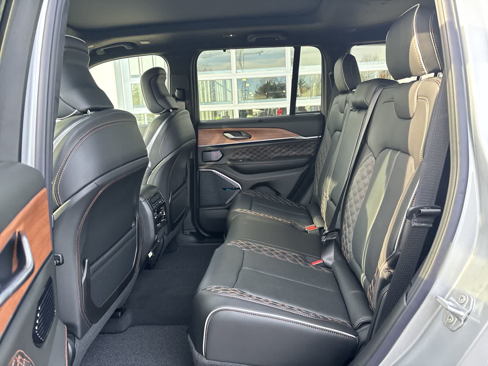 Thumbnail: 2025 Jeep Grand Cherokee - 8