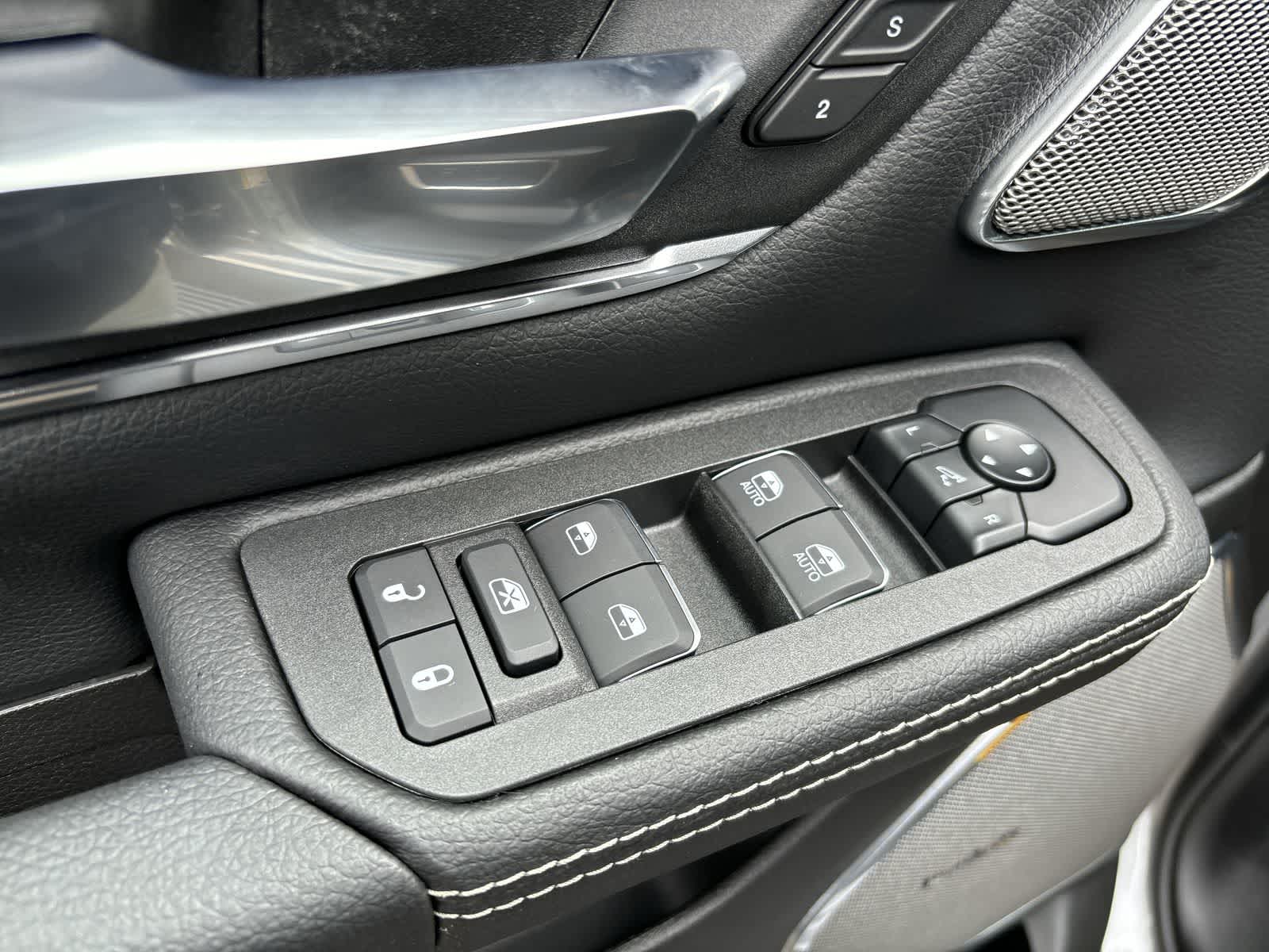 Thumbnail: 2026 RAM 1500 - 10