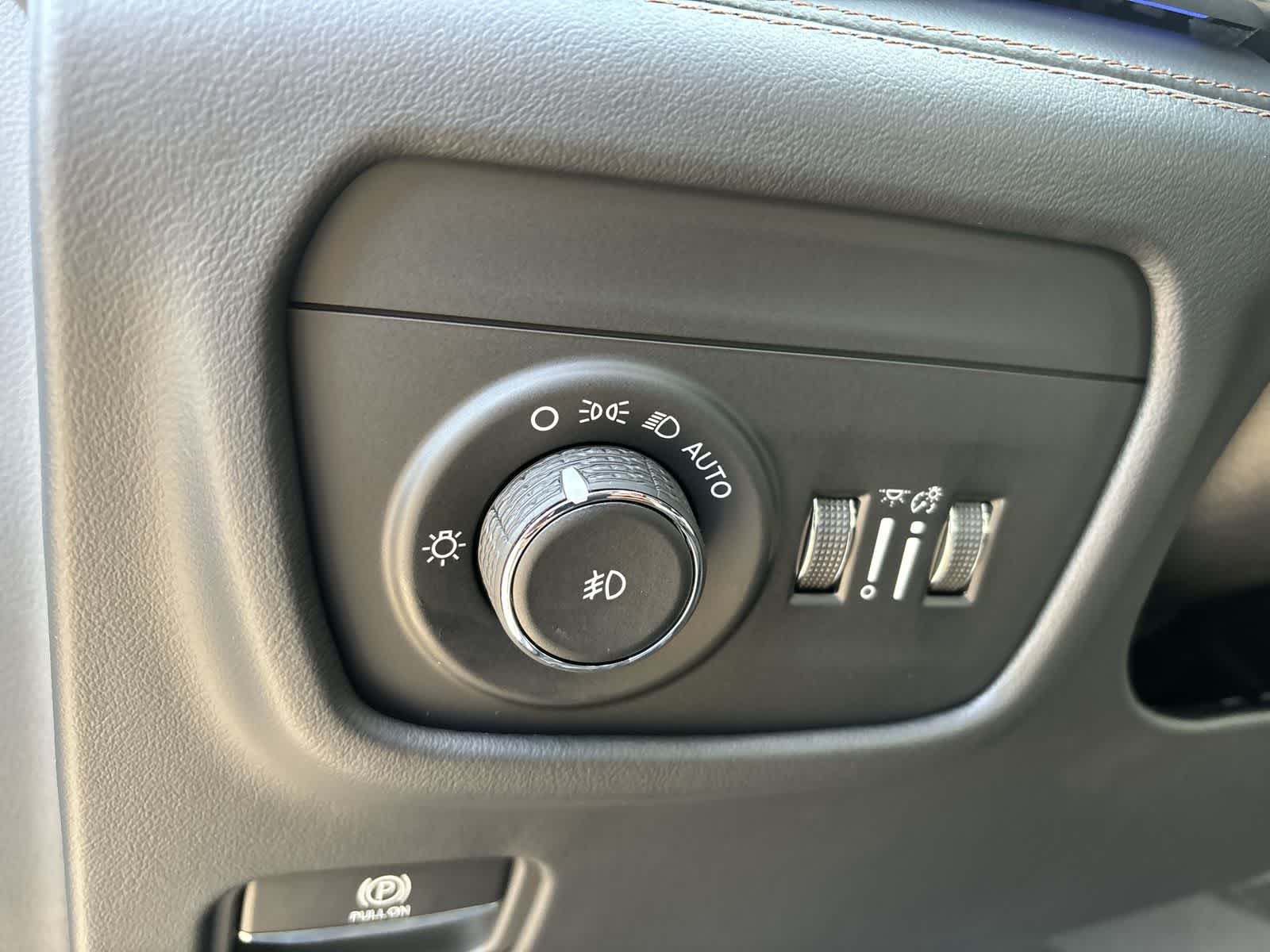 Thumbnail: 2025 Jeep Grand Cherokee L - 11