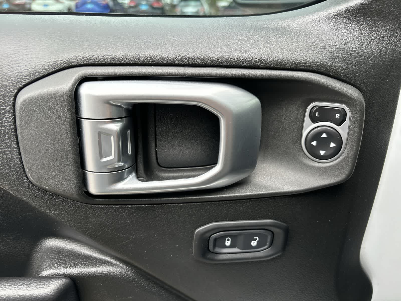 Thumbnail: 2019 Jeep Wrangler - 11