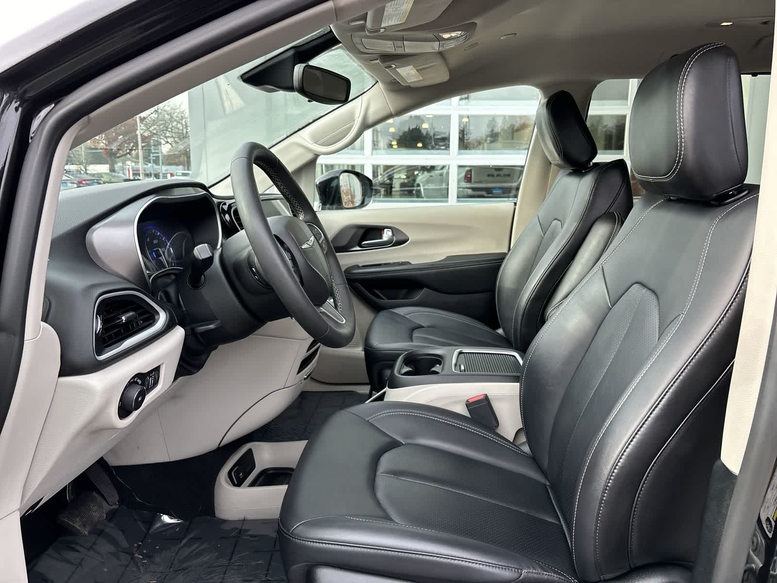 Thumbnail: 2024 Chrysler Pacifica - 7