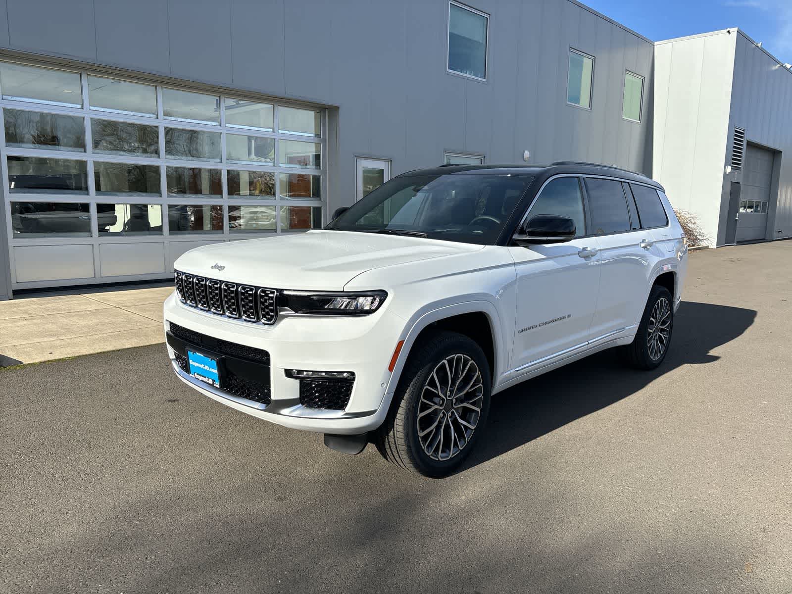 Thumbnail: 2025 Jeep Grand Cherokee L - 1