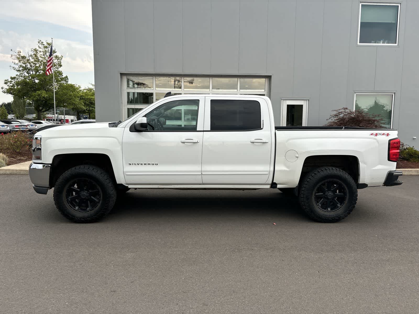 Thumbnail: 2016 Chevrolet Silverado 1500 - 3