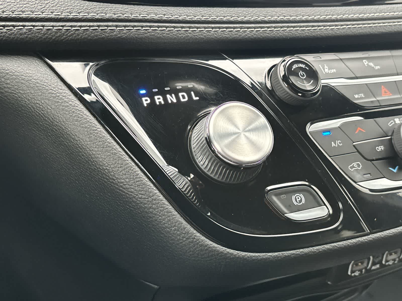 Thumbnail: 2023 Chrysler Pacifica - 24