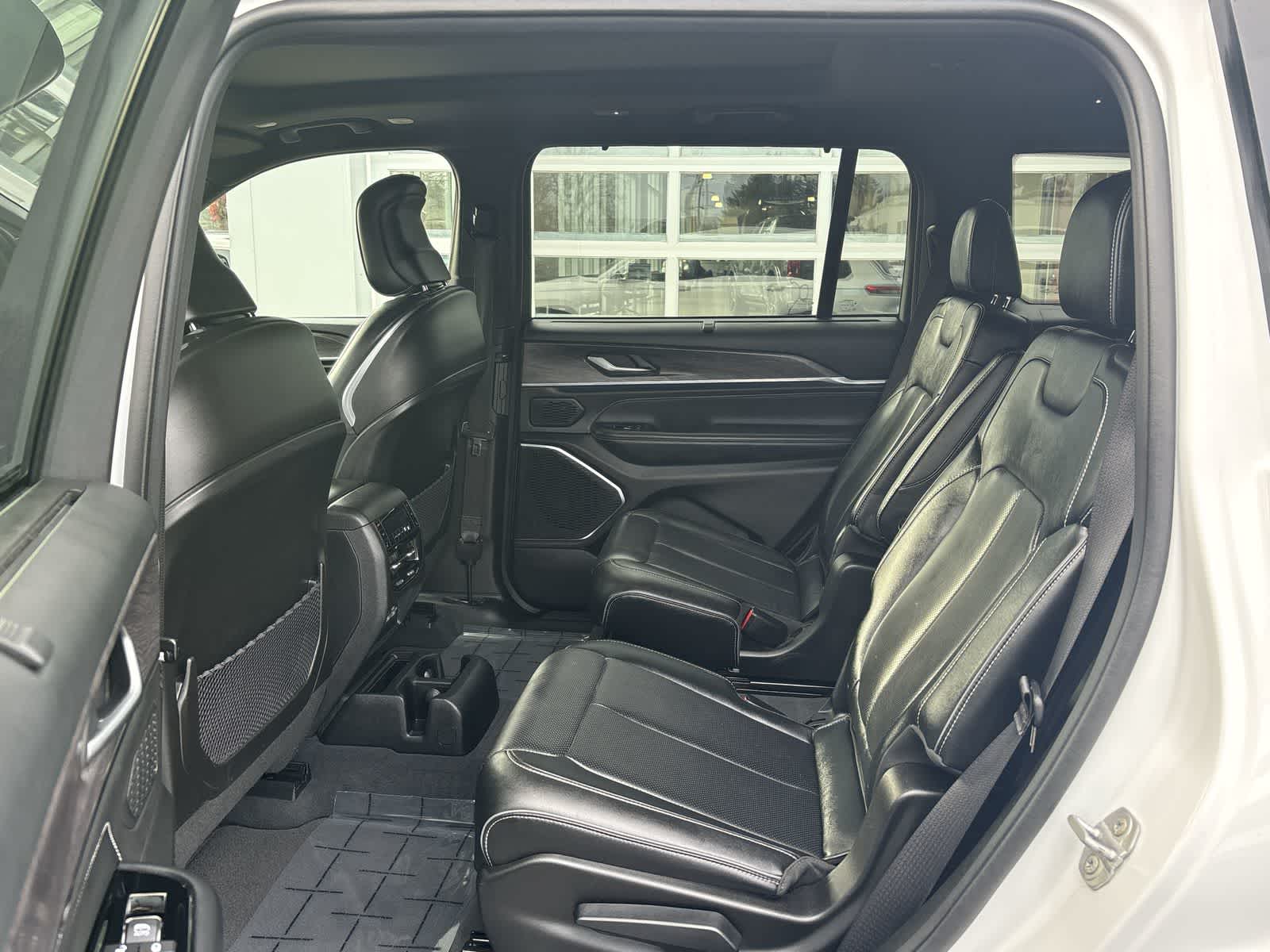 Thumbnail: 2023 Jeep Grand Cherokee - 11