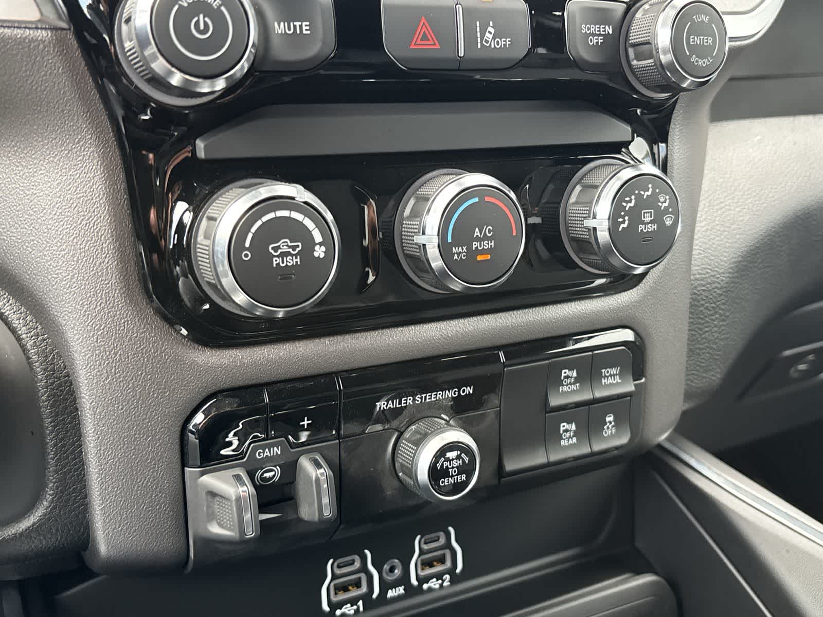 Thumbnail: 2026 RAM 1500 - 19