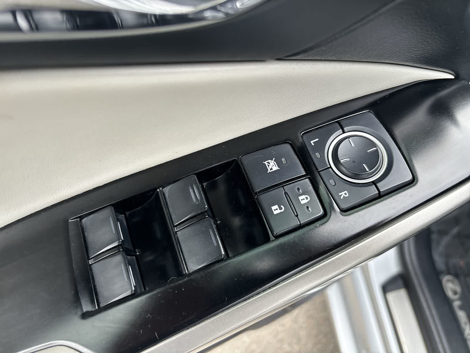 Thumbnail: 2014 Lexus IS - 8