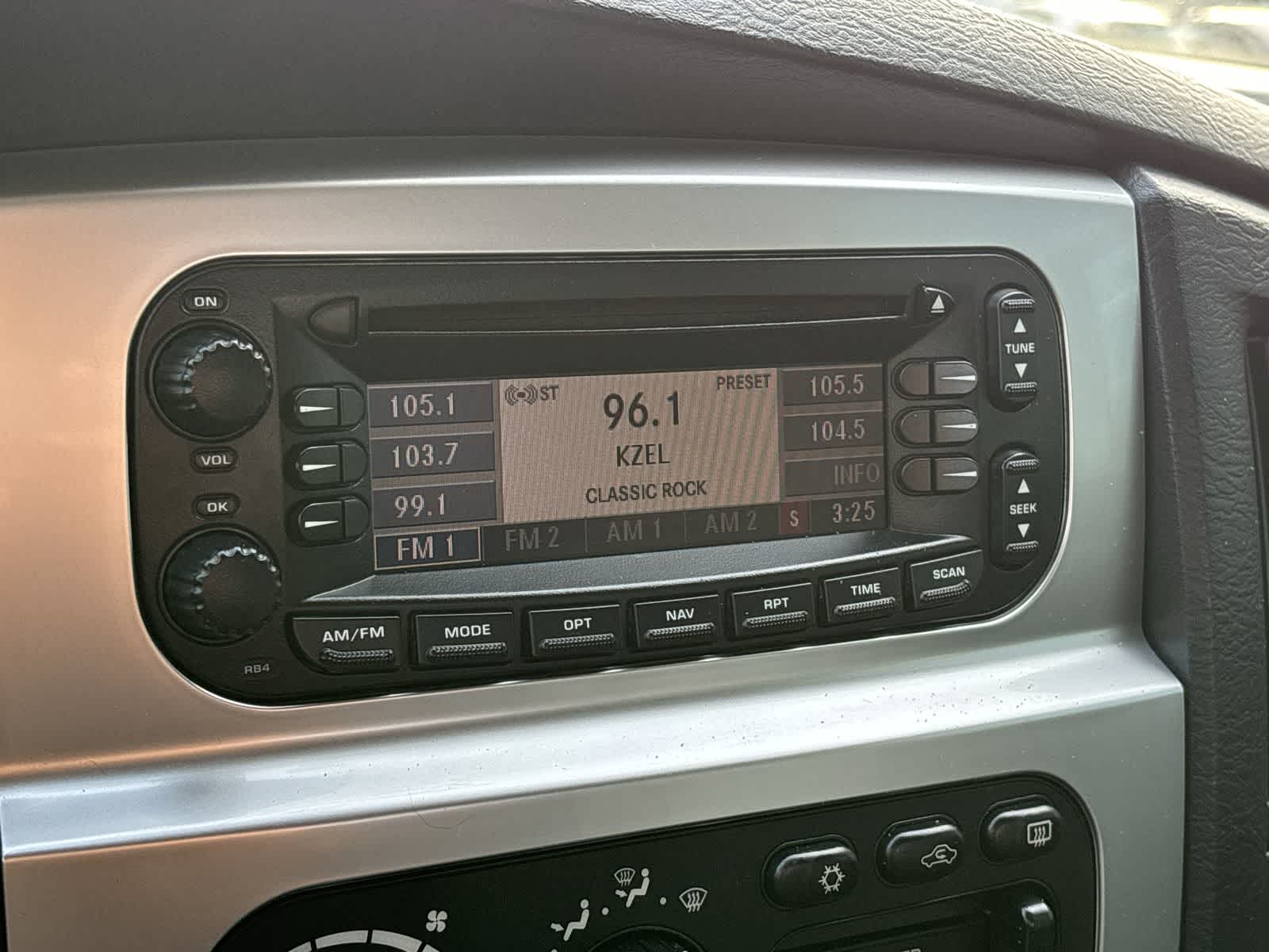 Thumbnail: 2005 Dodge Ram 3500 - 17