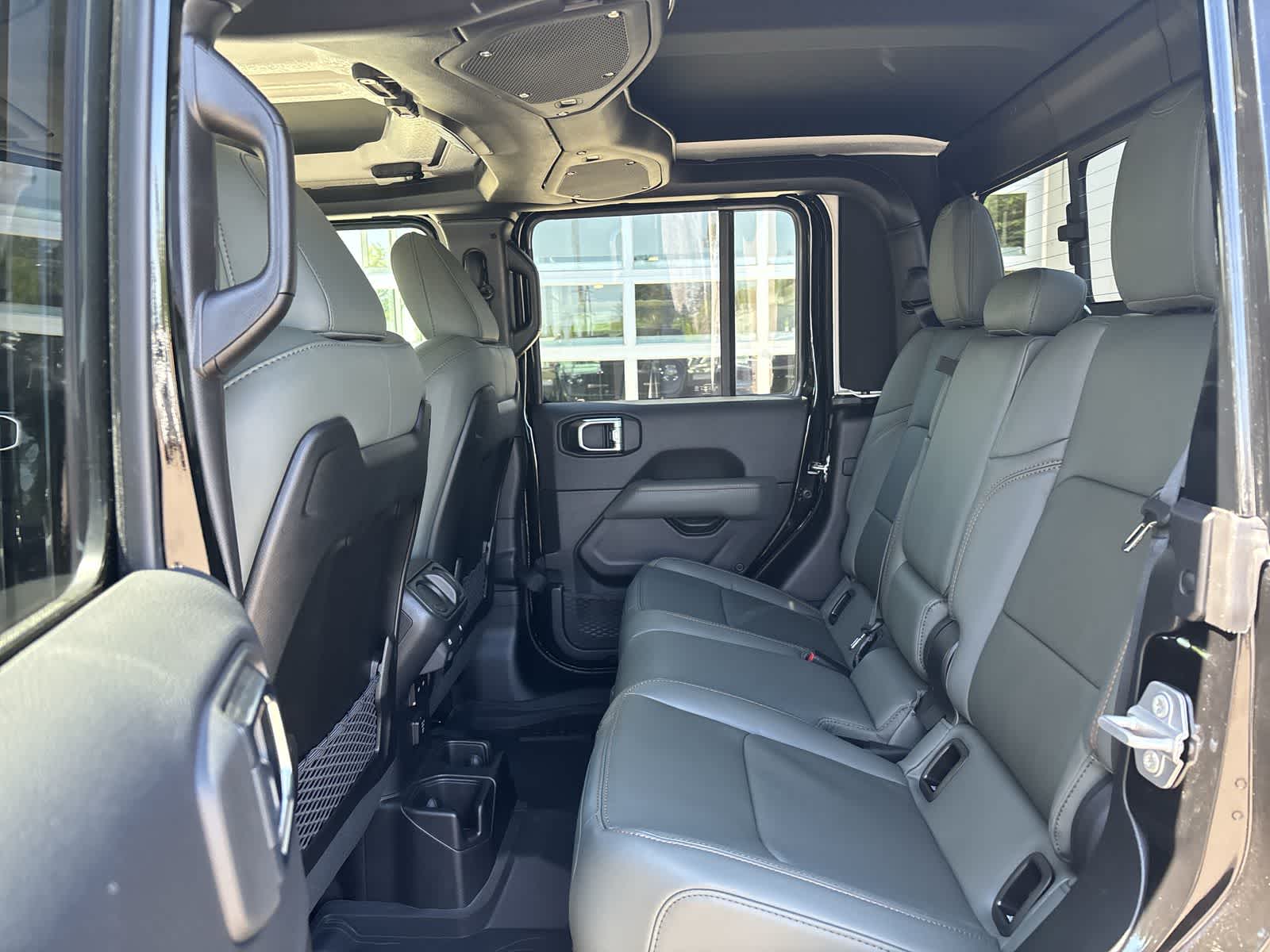 Thumbnail: 2025 Jeep Gladiator - 7