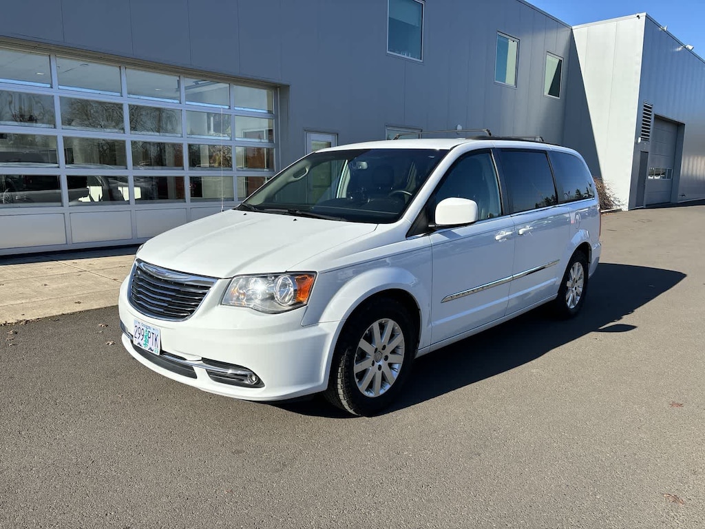 Used 2016 Chrysler Town & Country Touring Van LWB Passenger Van