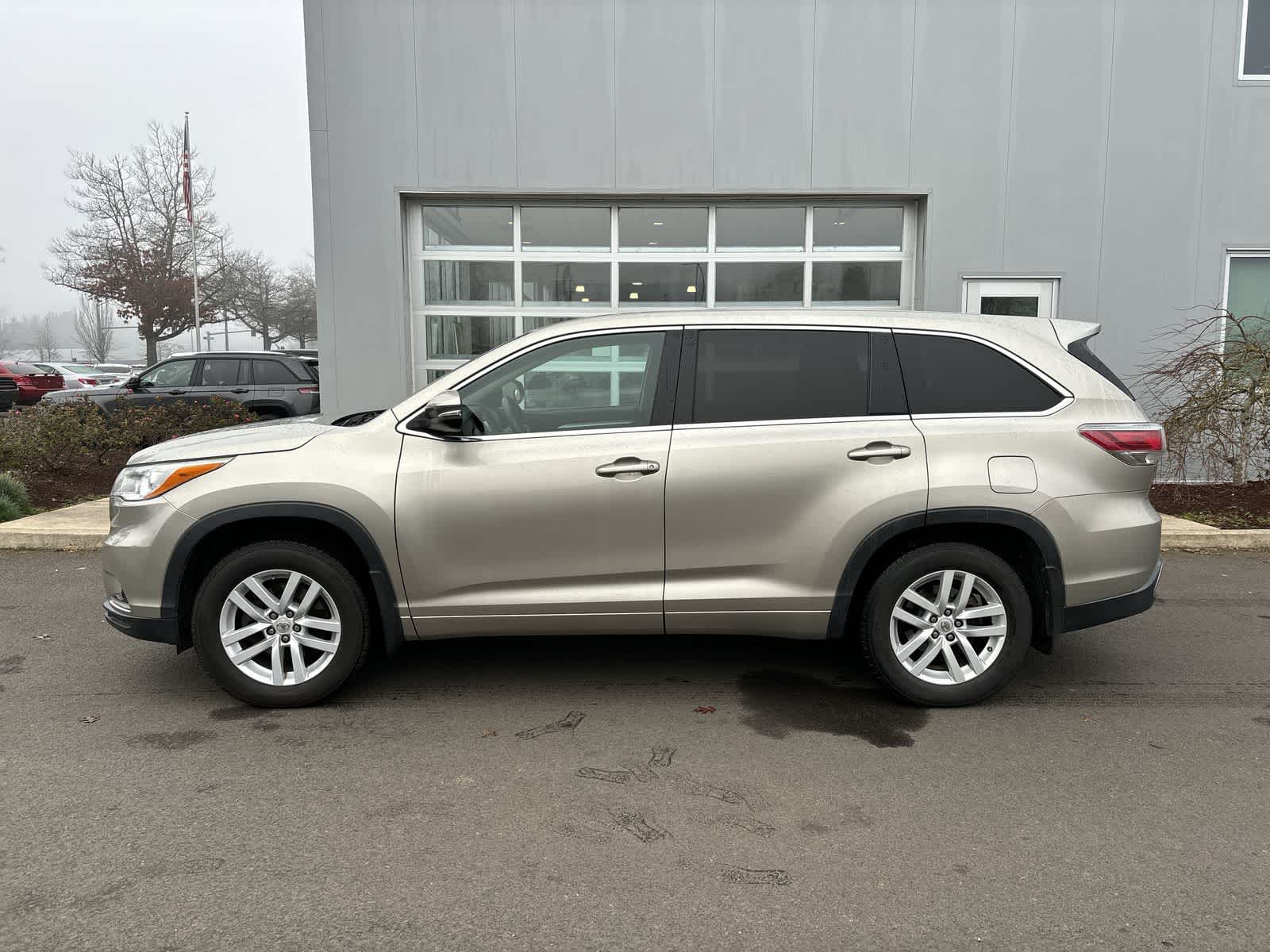 Thumbnail: 2014 Toyota Highlander - 2