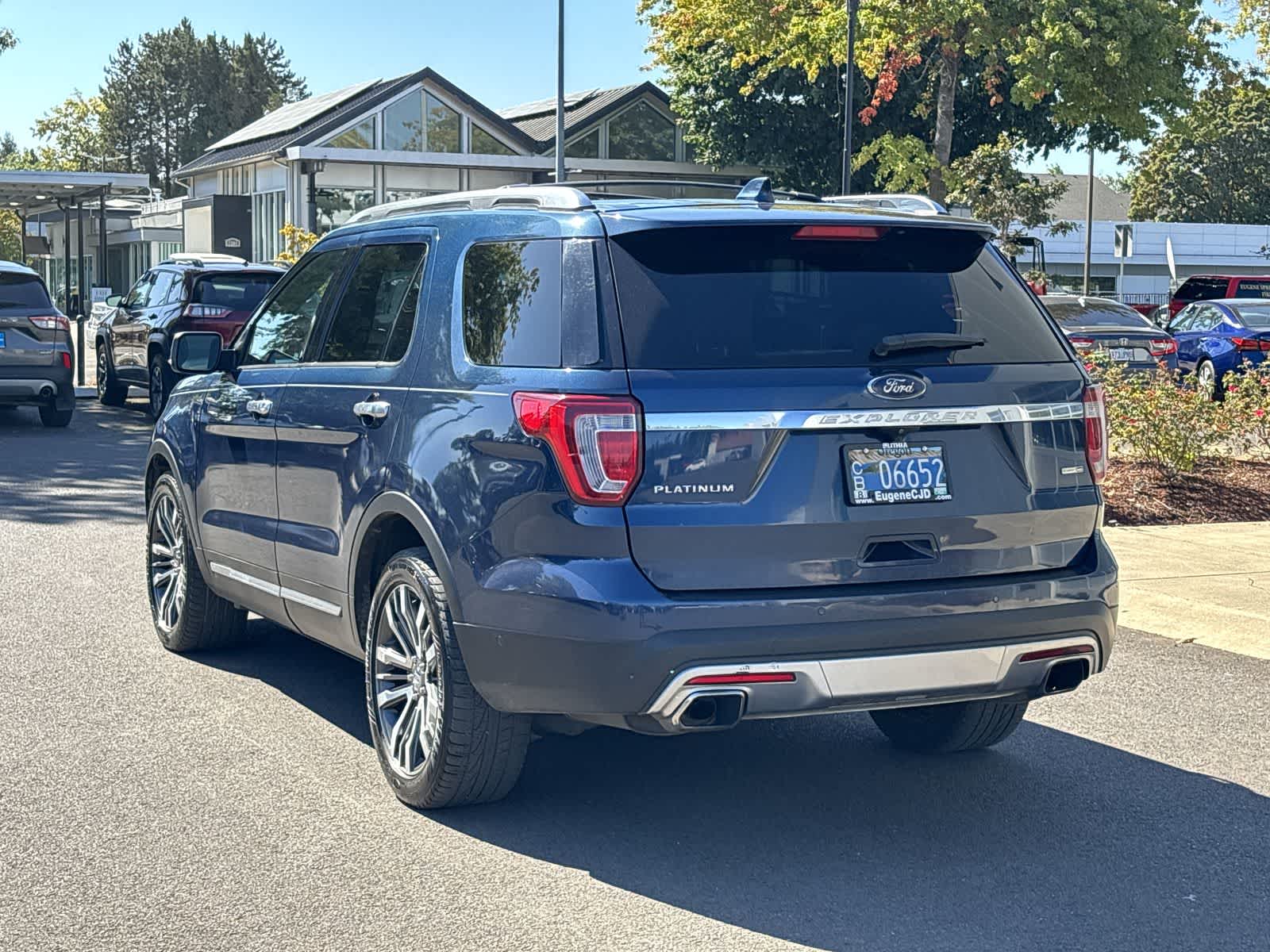 2016 Ford Explorer Platinum photo 3