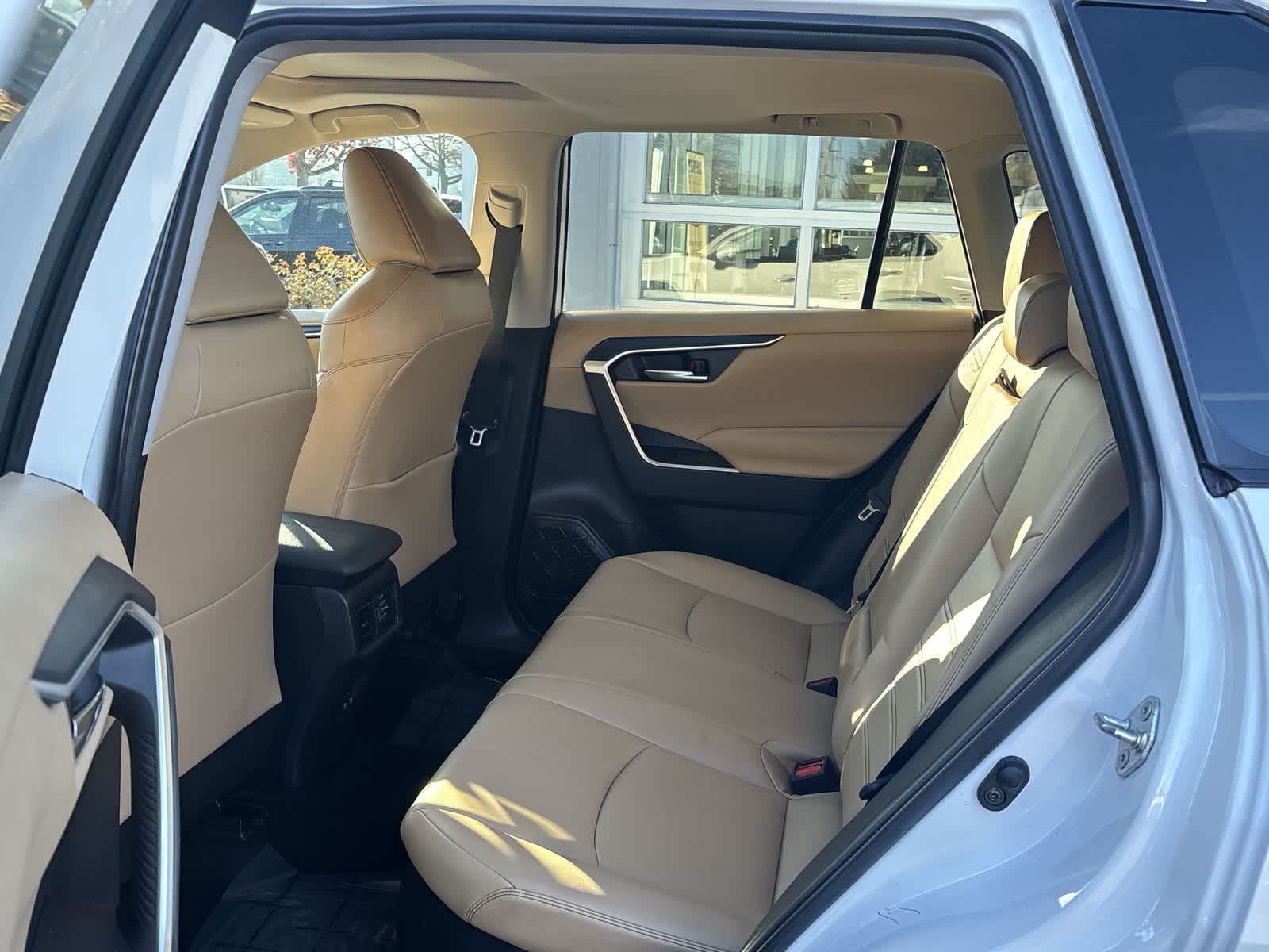 Thumbnail: 2020 Toyota RAV4 - 11