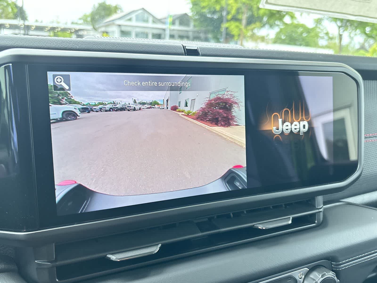 Thumbnail: 2025 Jeep Gladiator - 23