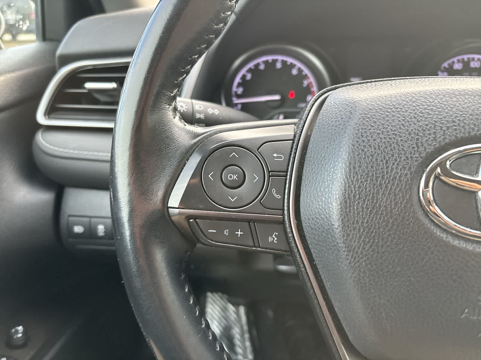 Thumbnail: 2022 Toyota Camry - 11