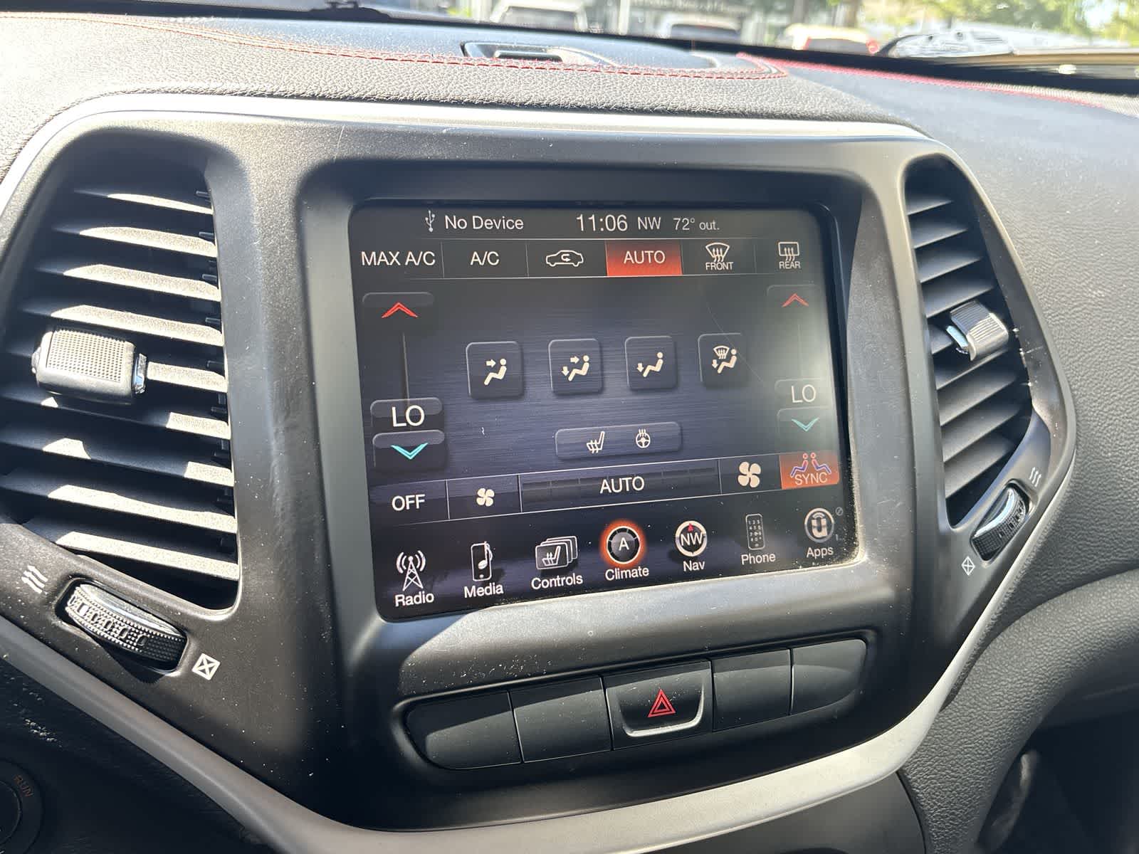 Thumbnail: 2014 Jeep Cherokee - 20