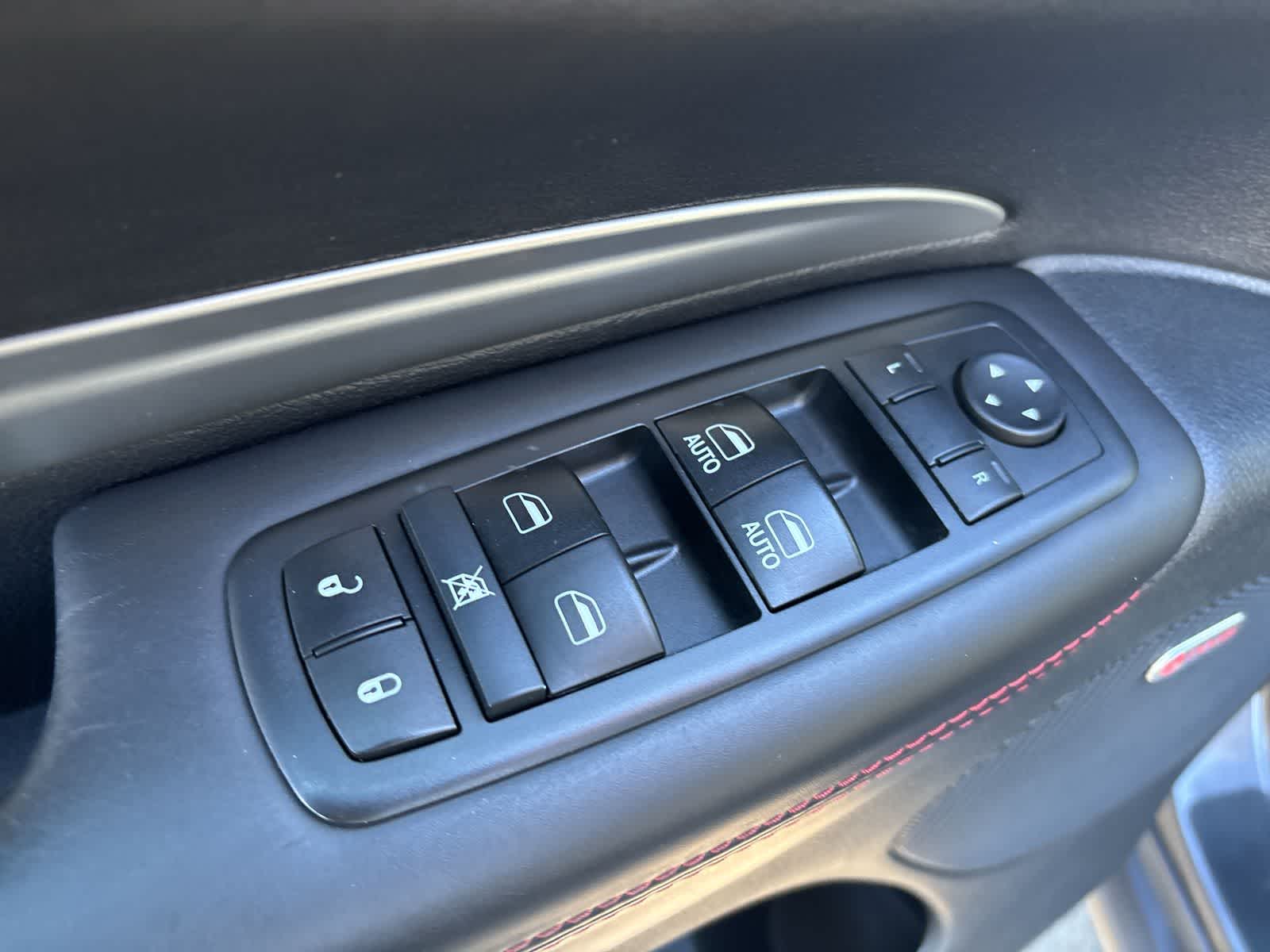 Thumbnail: 2017 Dodge Durango - 8