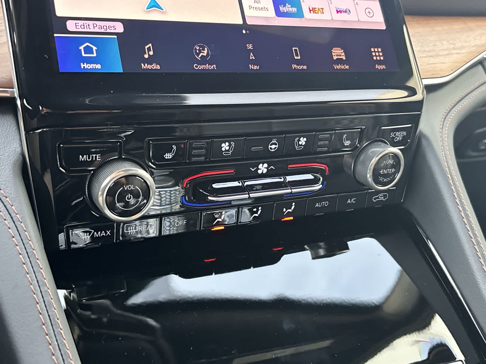 Thumbnail: 2025 Jeep Grand Cherokee - 28